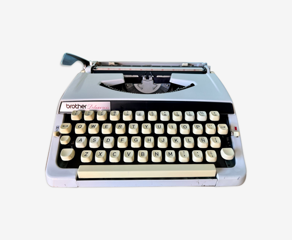 Machine à écrire vintage Brother Deluxe des années 1970 avec étui