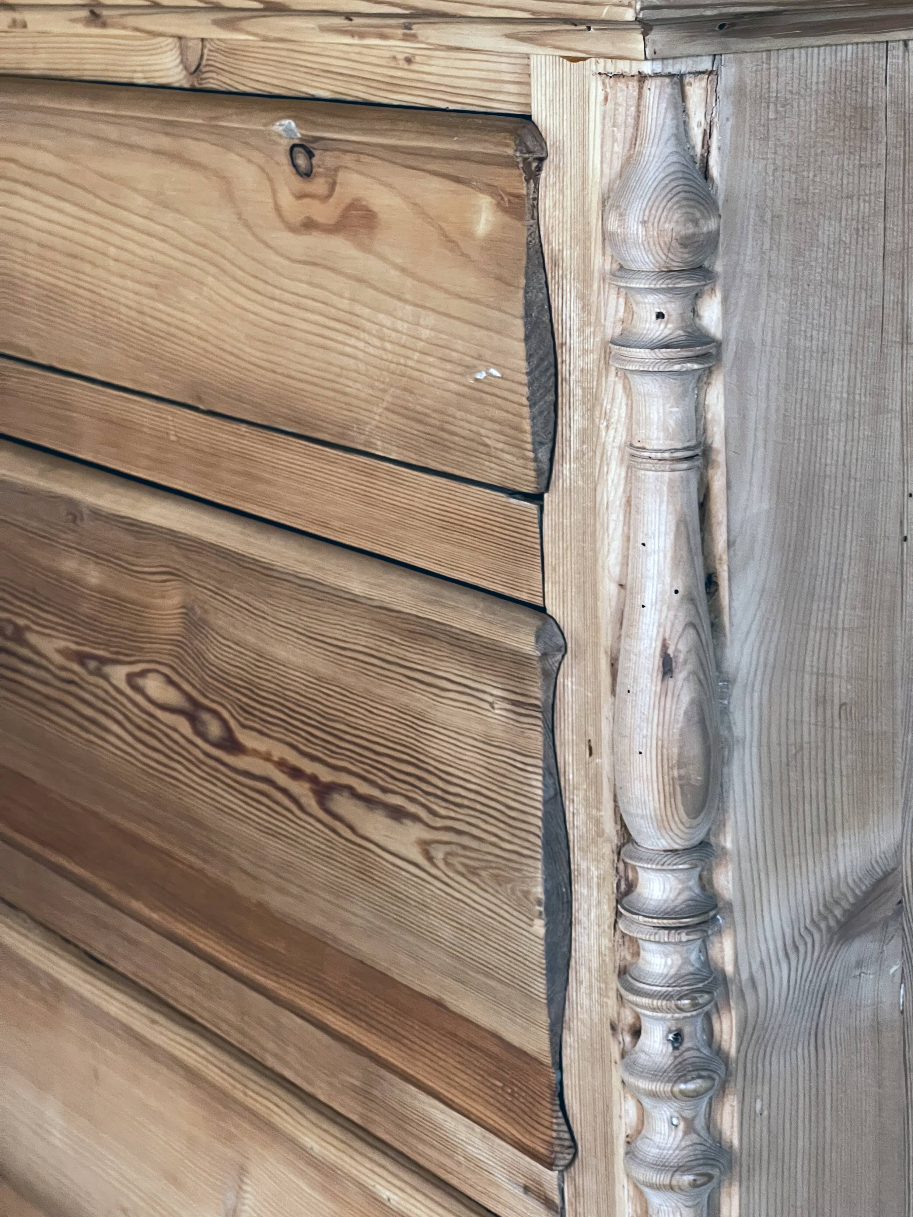 Large 19th century Scandinavian pine chest of drawers
