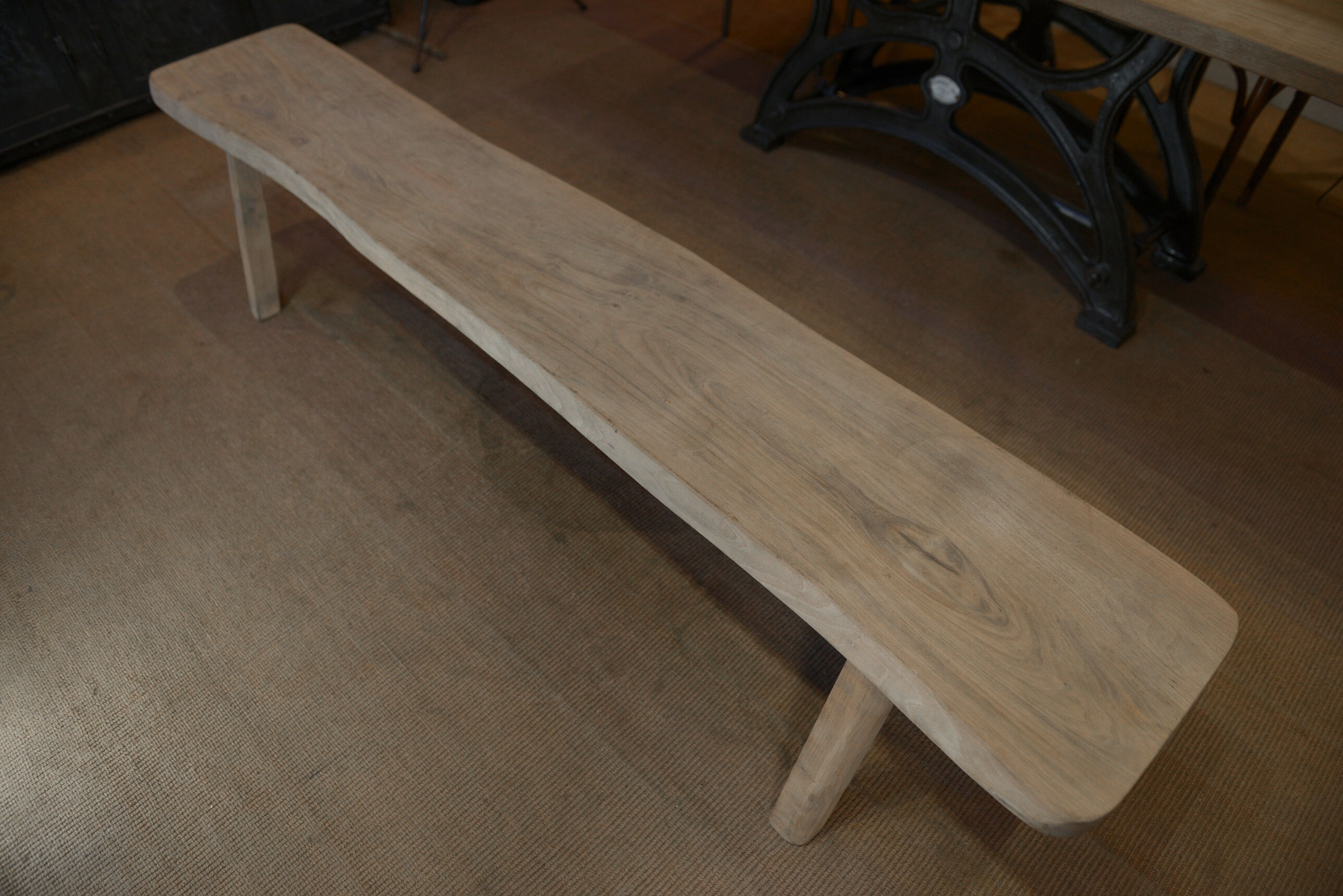 Banc en orme massif
