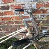 Vintage Peugeot 103 bike