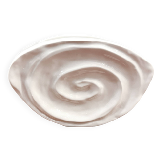 Porcelain, hand-formed Shell vase, Sandra Rich, Germany, 1990s.