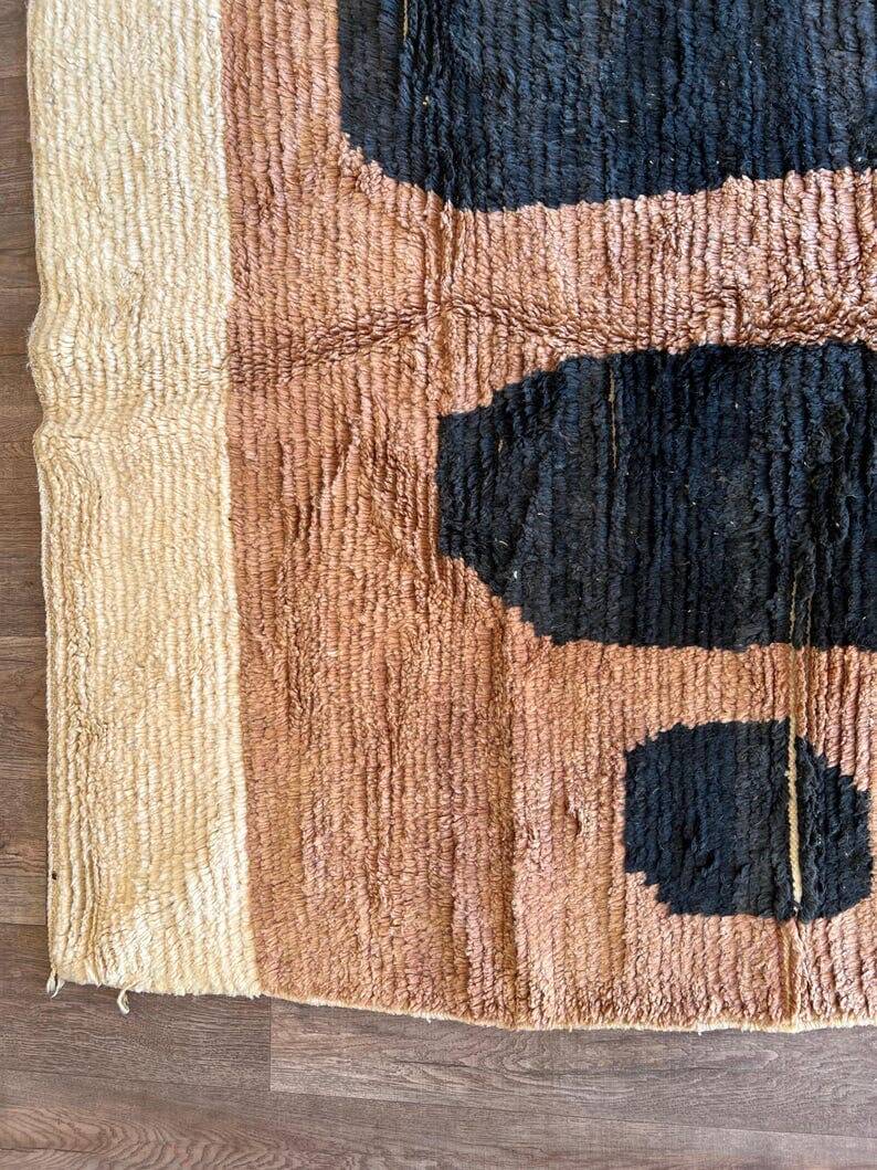 Handmade wool rug, size 100 x 200 cm