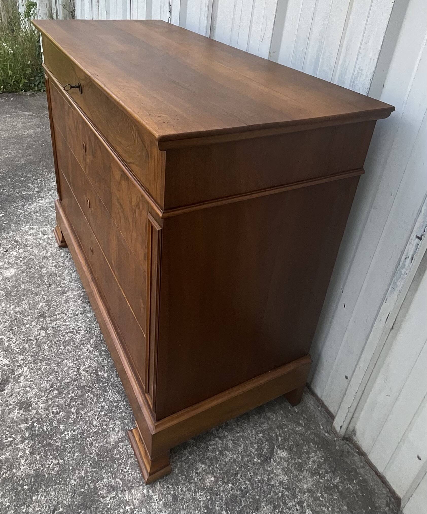 Louis-Philippe chest of drawers in burr walnut – Late 19th century