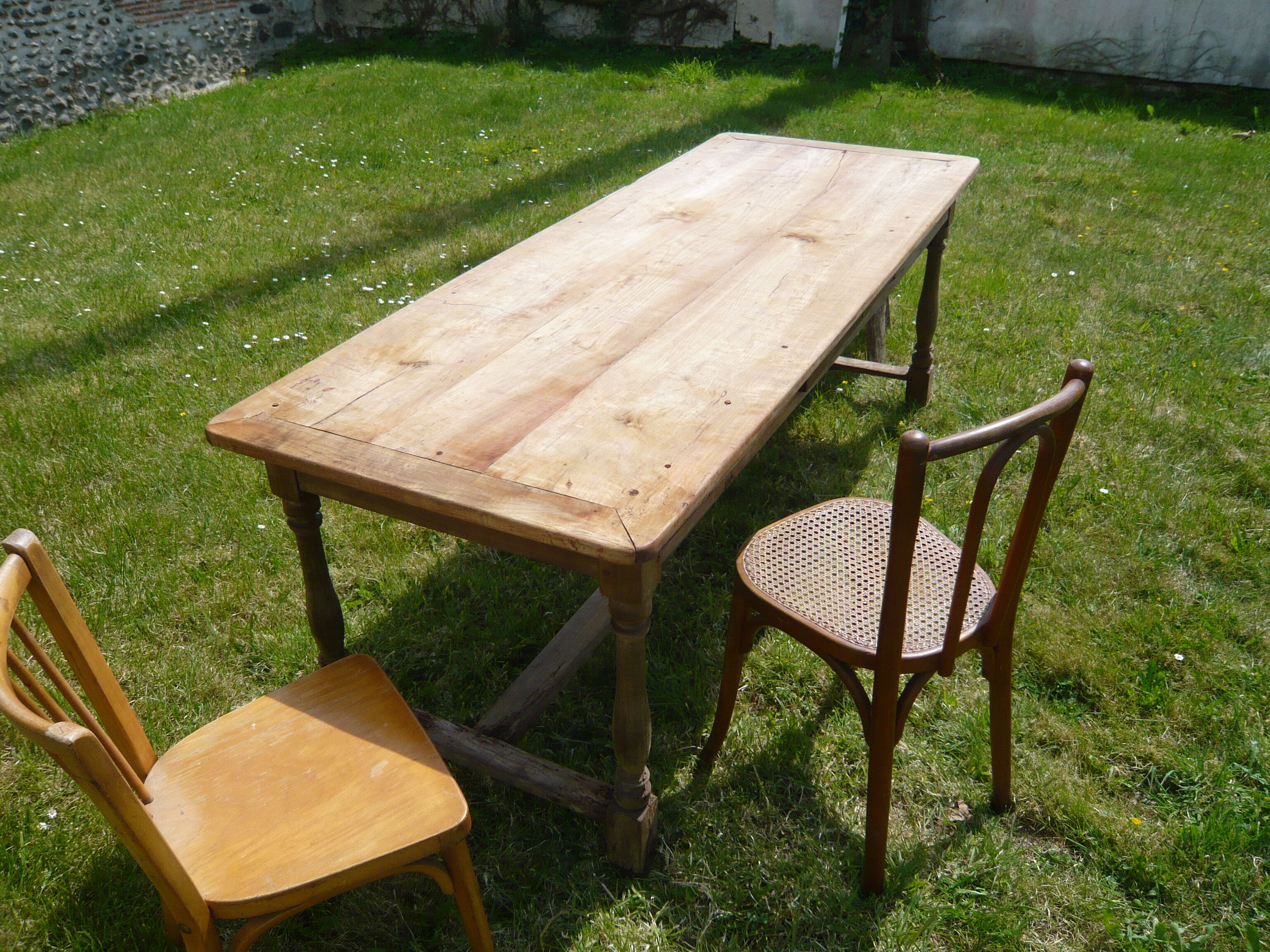 Farm table