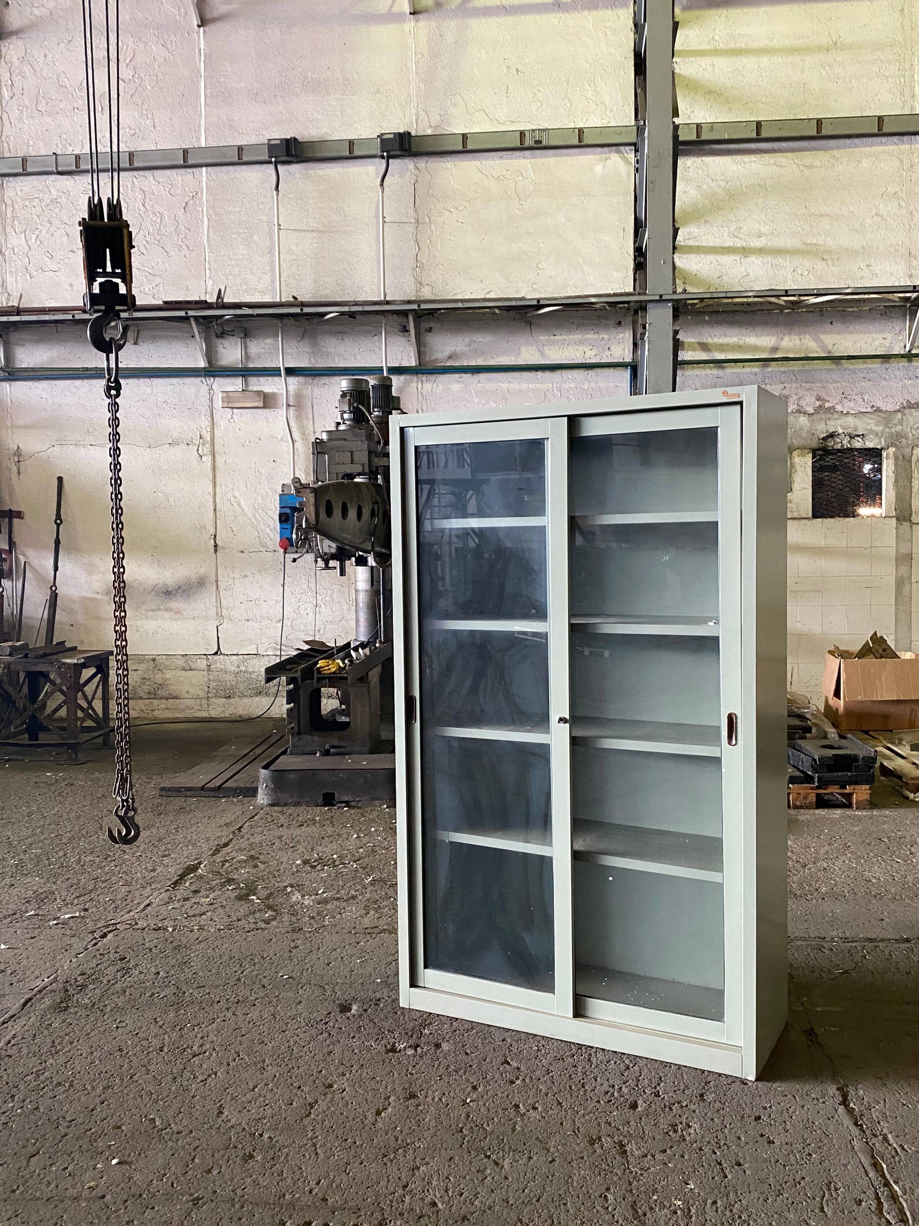 1960s Industrial Vitrine in Metal, Italian Mid-Century Furniture