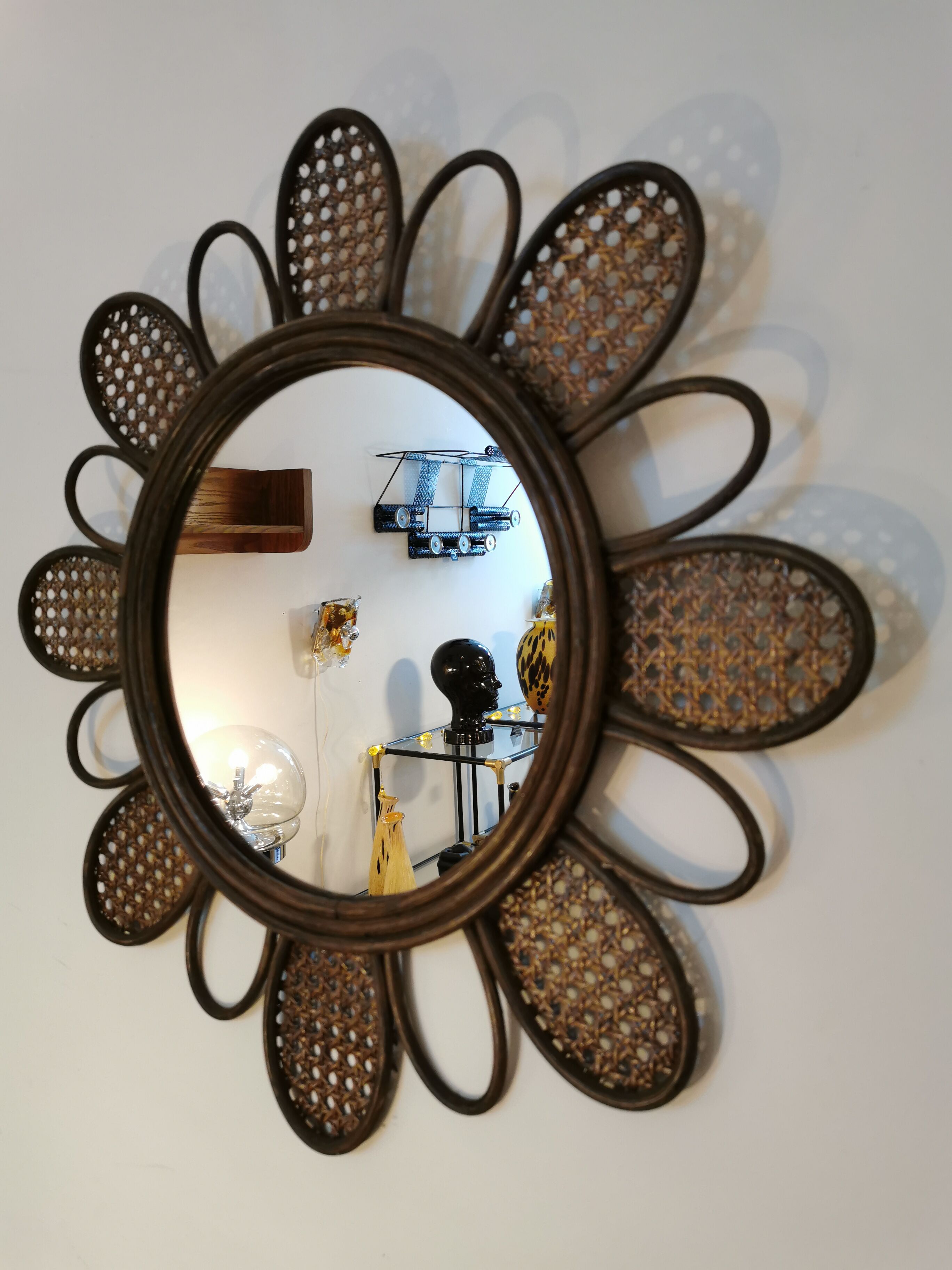 Vintage flower mirror in rattan and cannage 60s/70s
