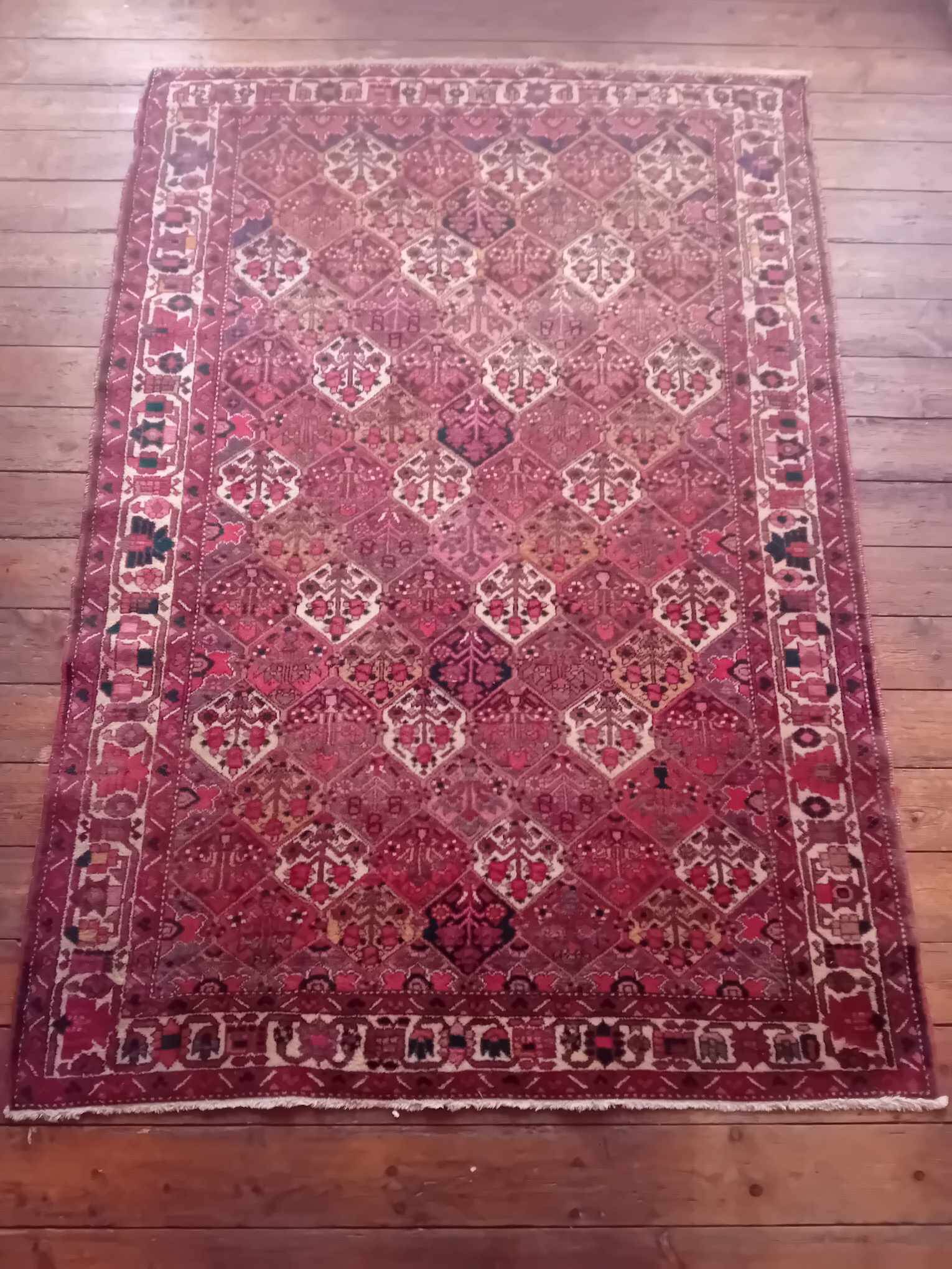 Handmade Persian Bachtiar Rug 295x204cm