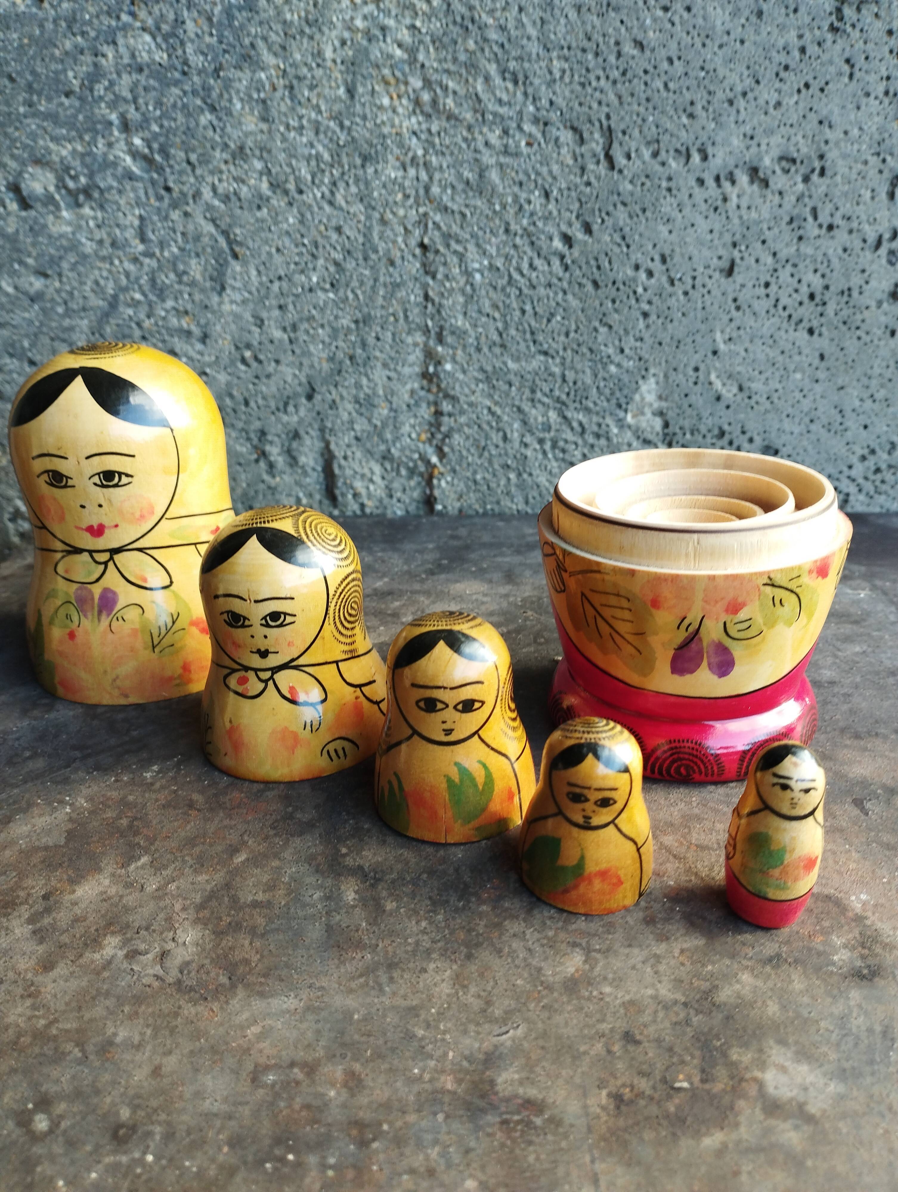 5 russian matryoshka dolls