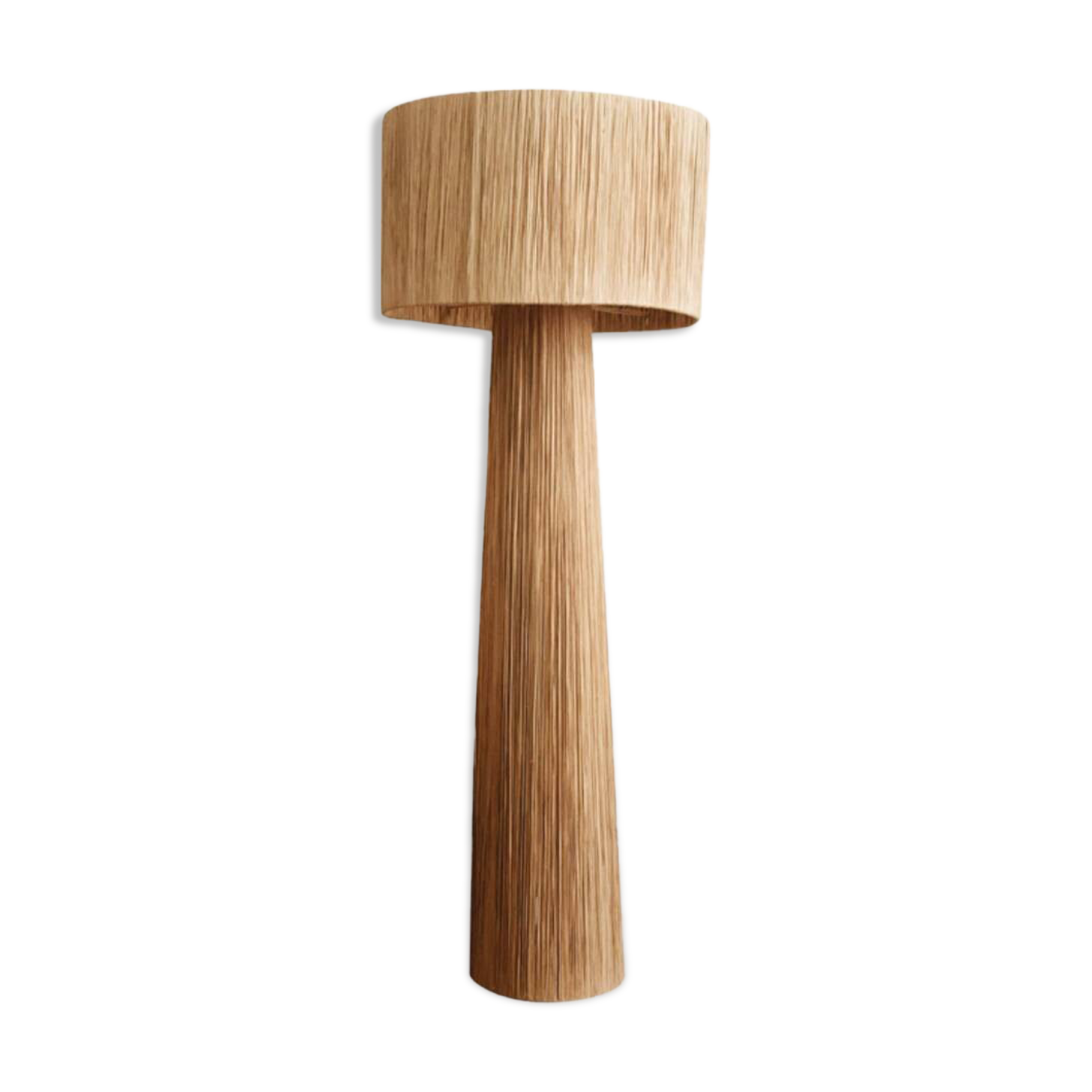 Lampadaire en raphia naturel