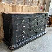 Craft furniture in oak at the end of the 19th century