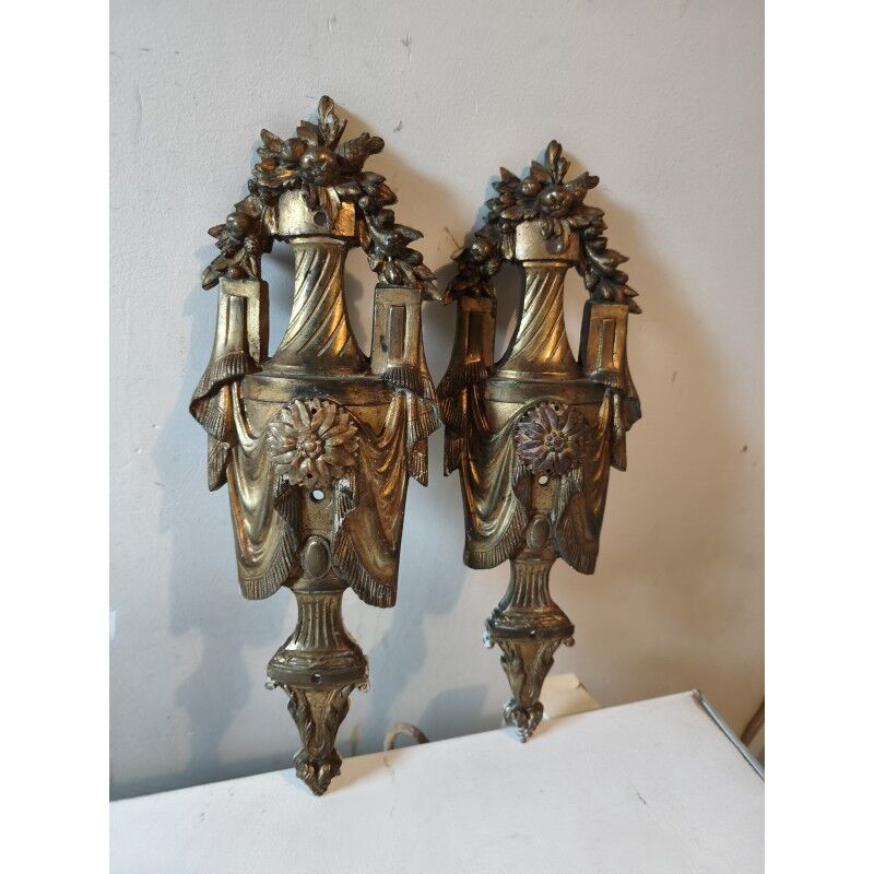 Pair of decorative bronze items from the 19th century.