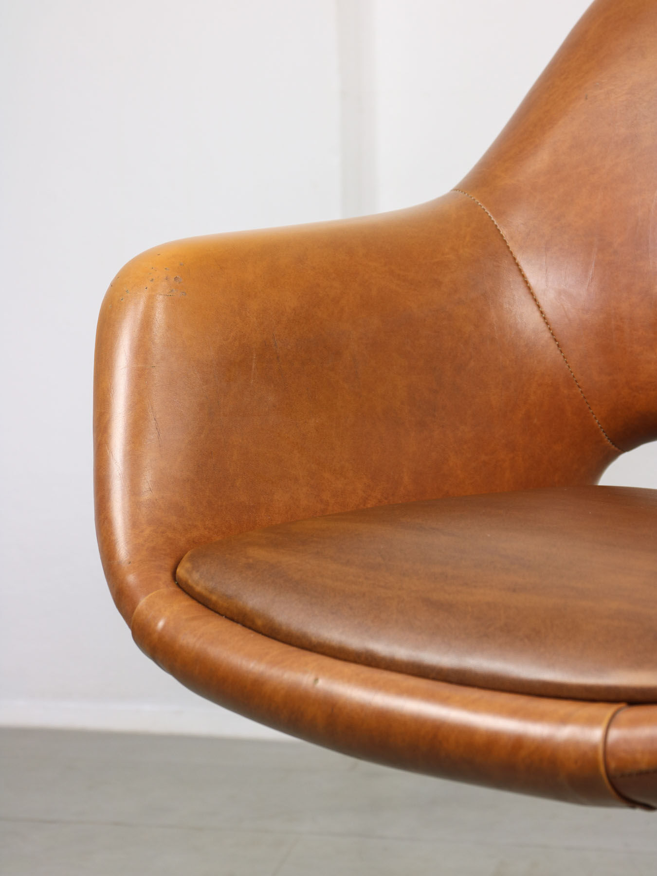 Mid-century brown leatherette swivel chair from Stol