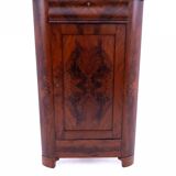 Commode d'angle ancienne, Europe du Nord, vers 1880