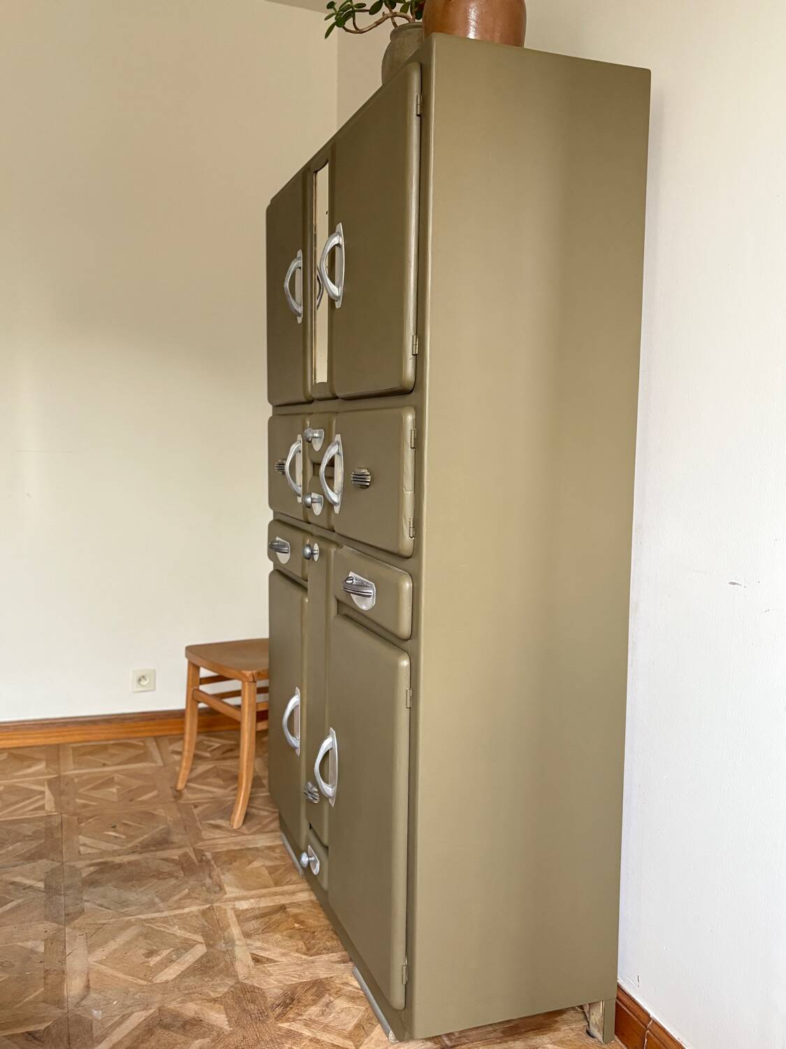 Mado green foliage sideboard