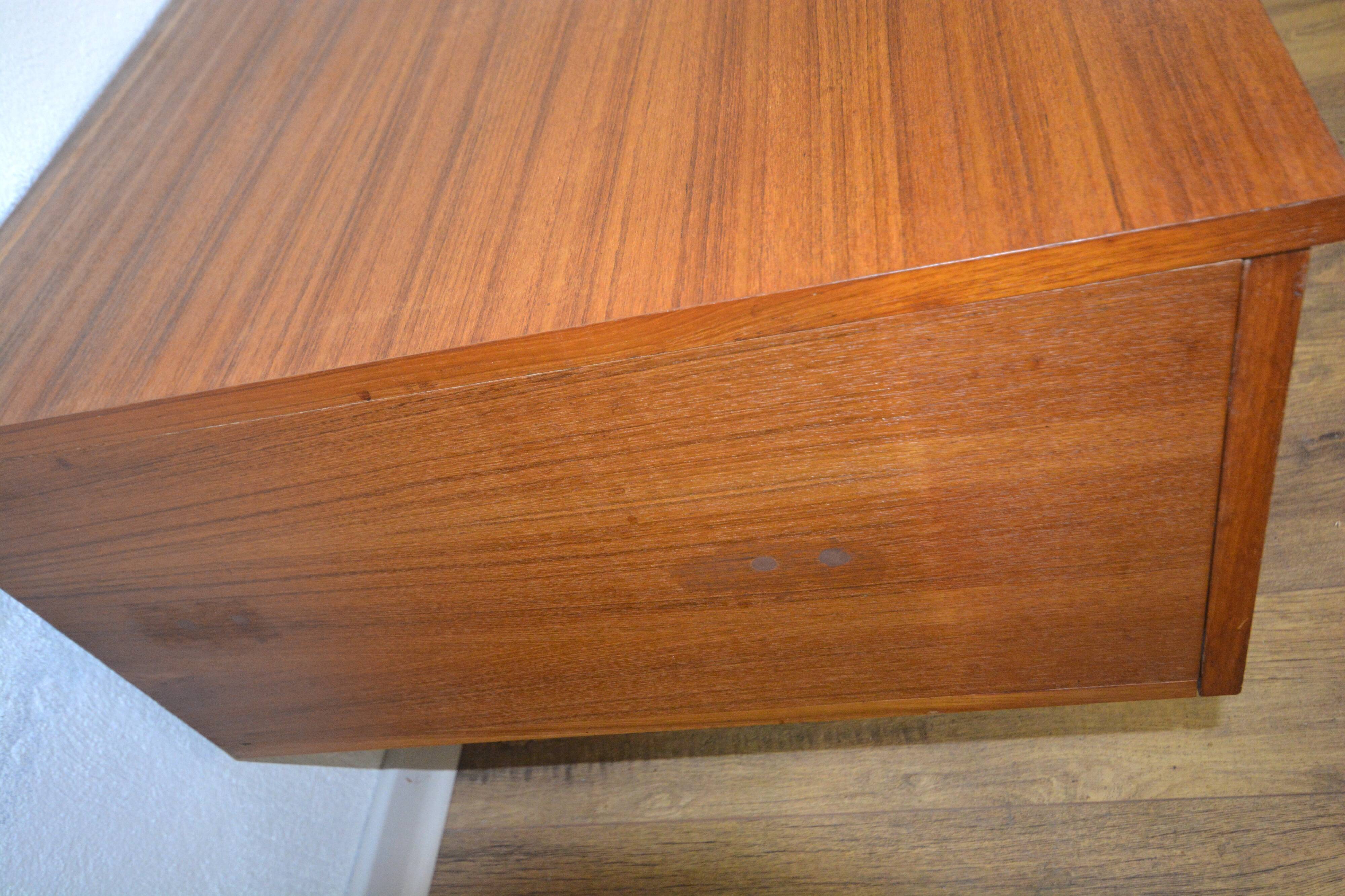 Enfilade scandinave basse en teck et métal