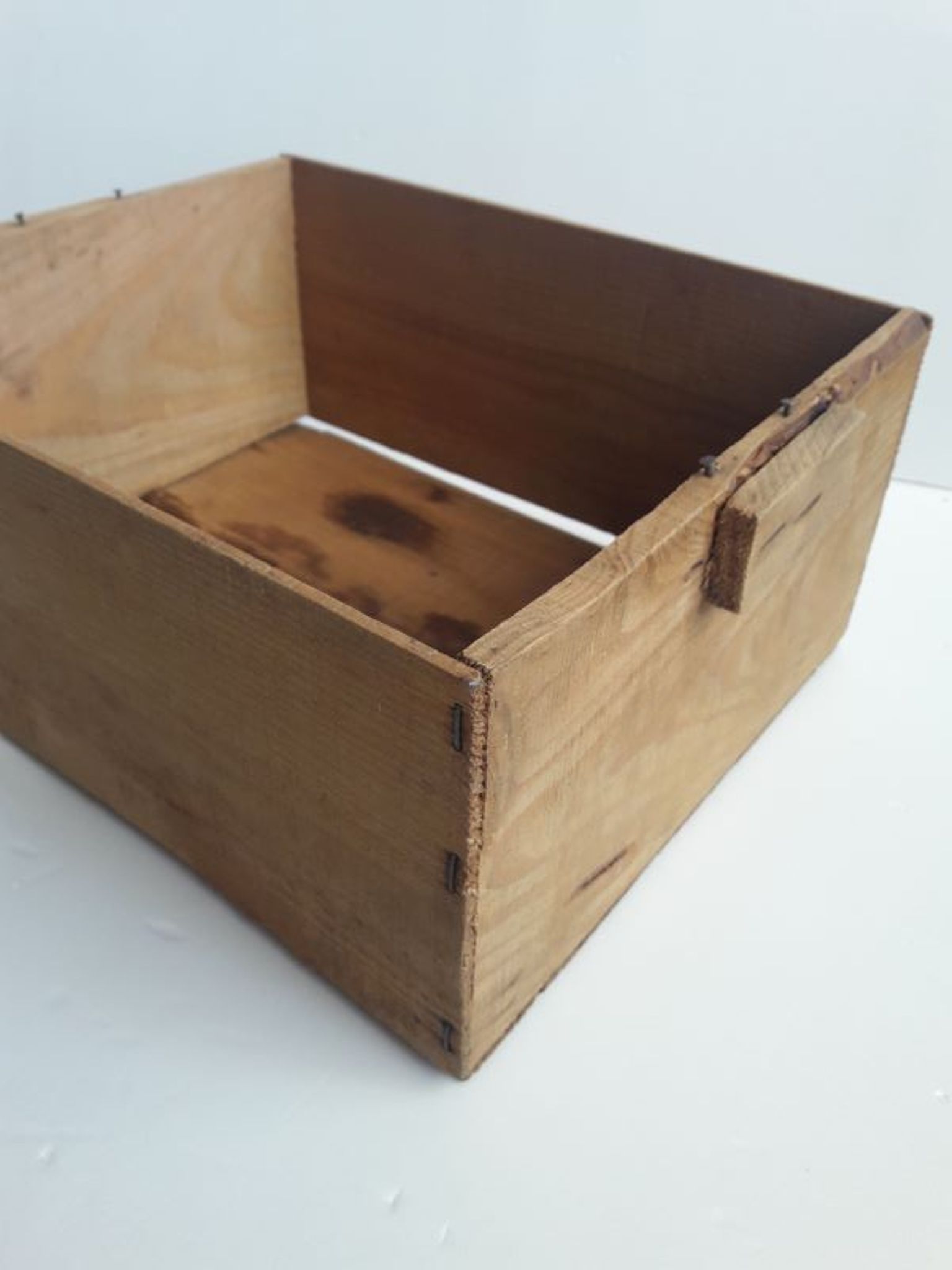 Caisse bois laiterie Charentes