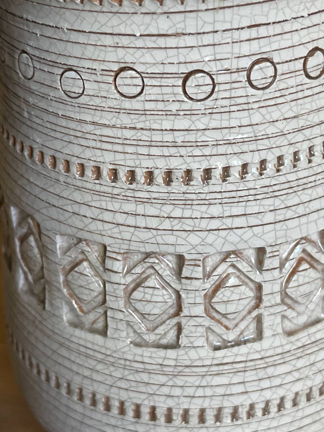 Cracked ceramic vase after Jean Besnard