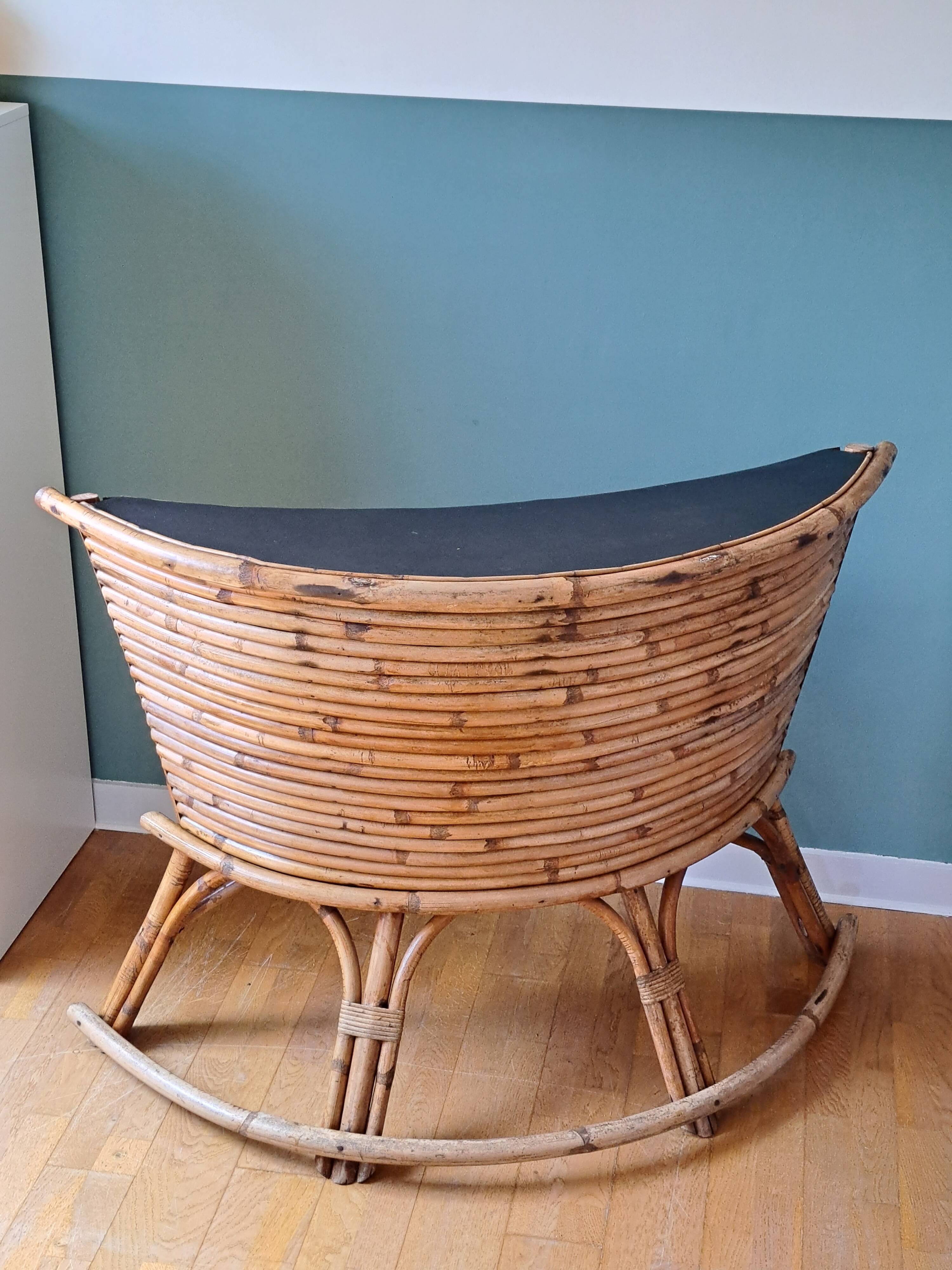 Rattan bar