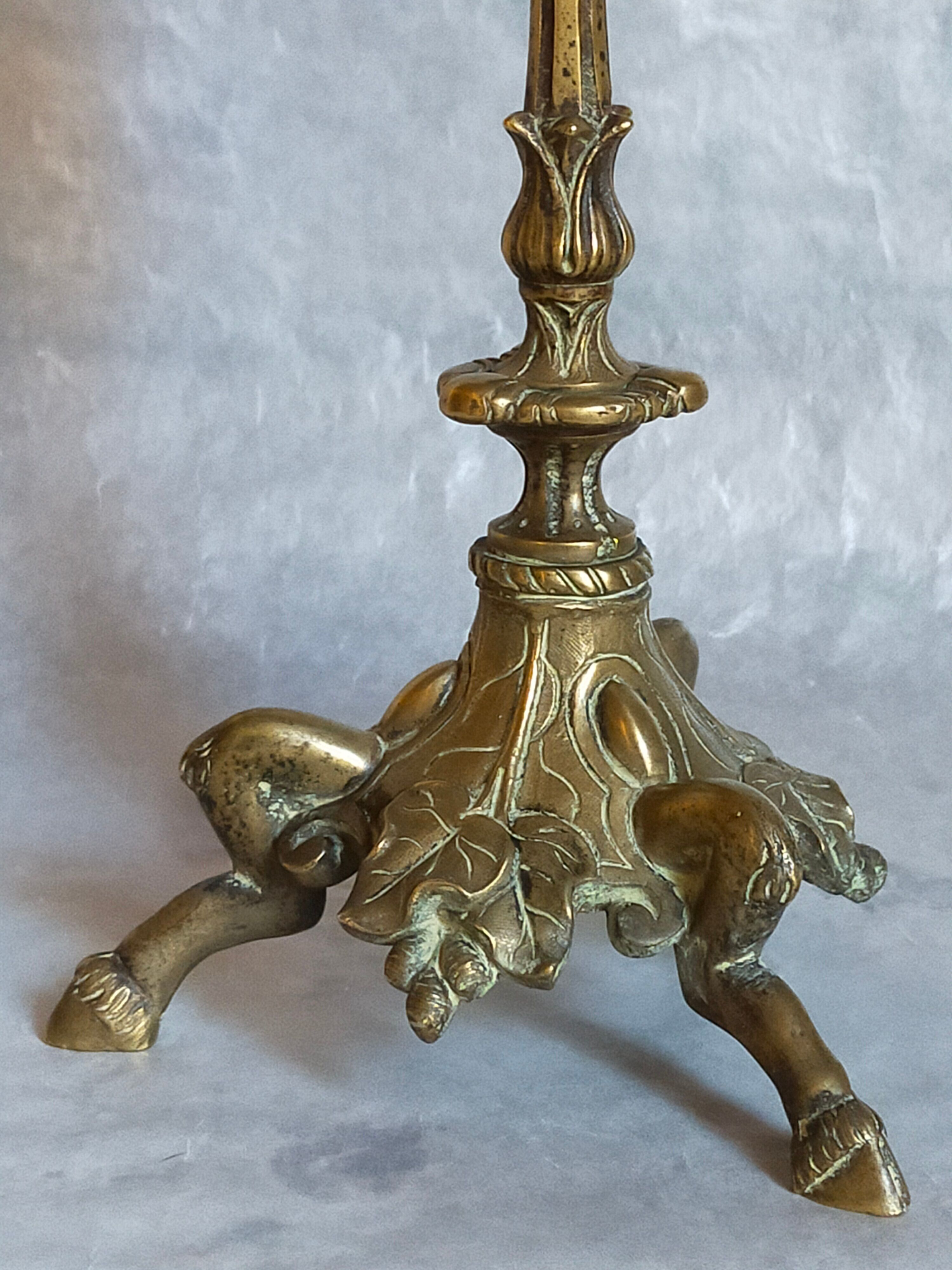 Candle holder in gilded bronze tripod XIXth century