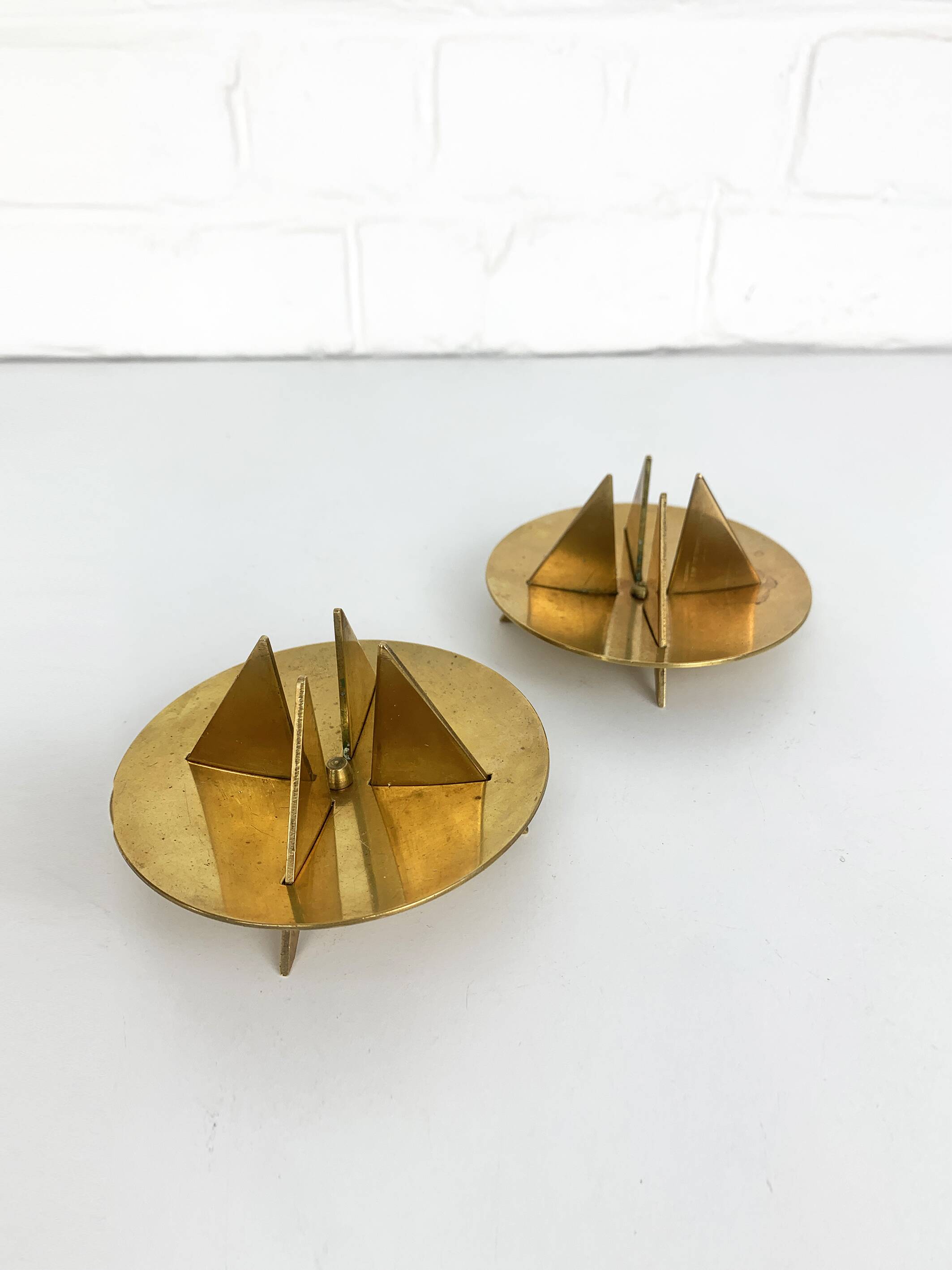 Pair of candlesticks Nr.20 in brass, Pierre Forssell for Skultuna, 1960