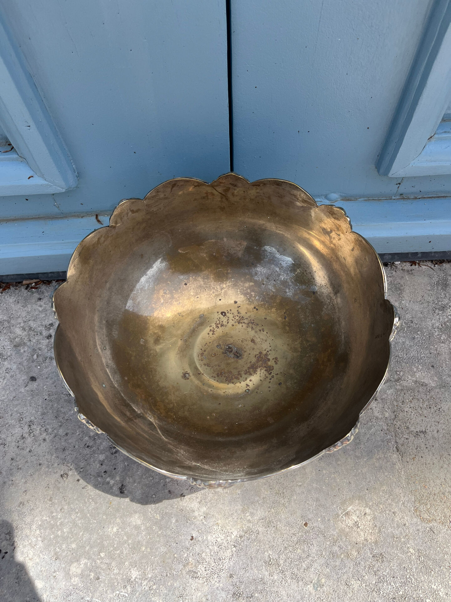 Seau à champagne en métal argenté avec décoration florale Art Nouveau