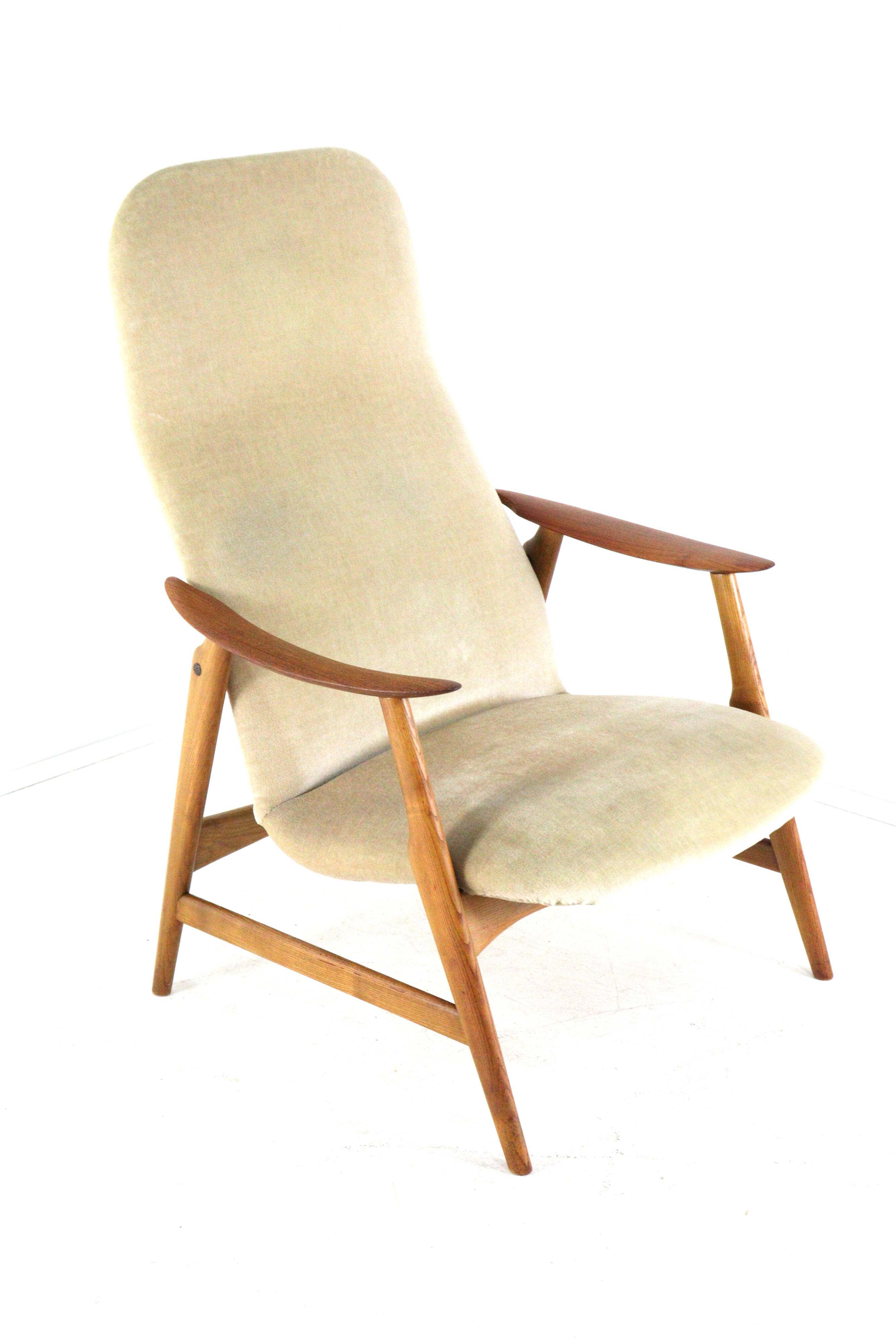Dokka Møbler Model 500 – Frode Braathen & Hans Brattrud - highback
