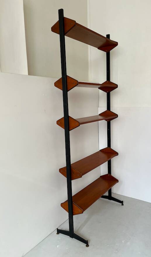 Italian standing shelf