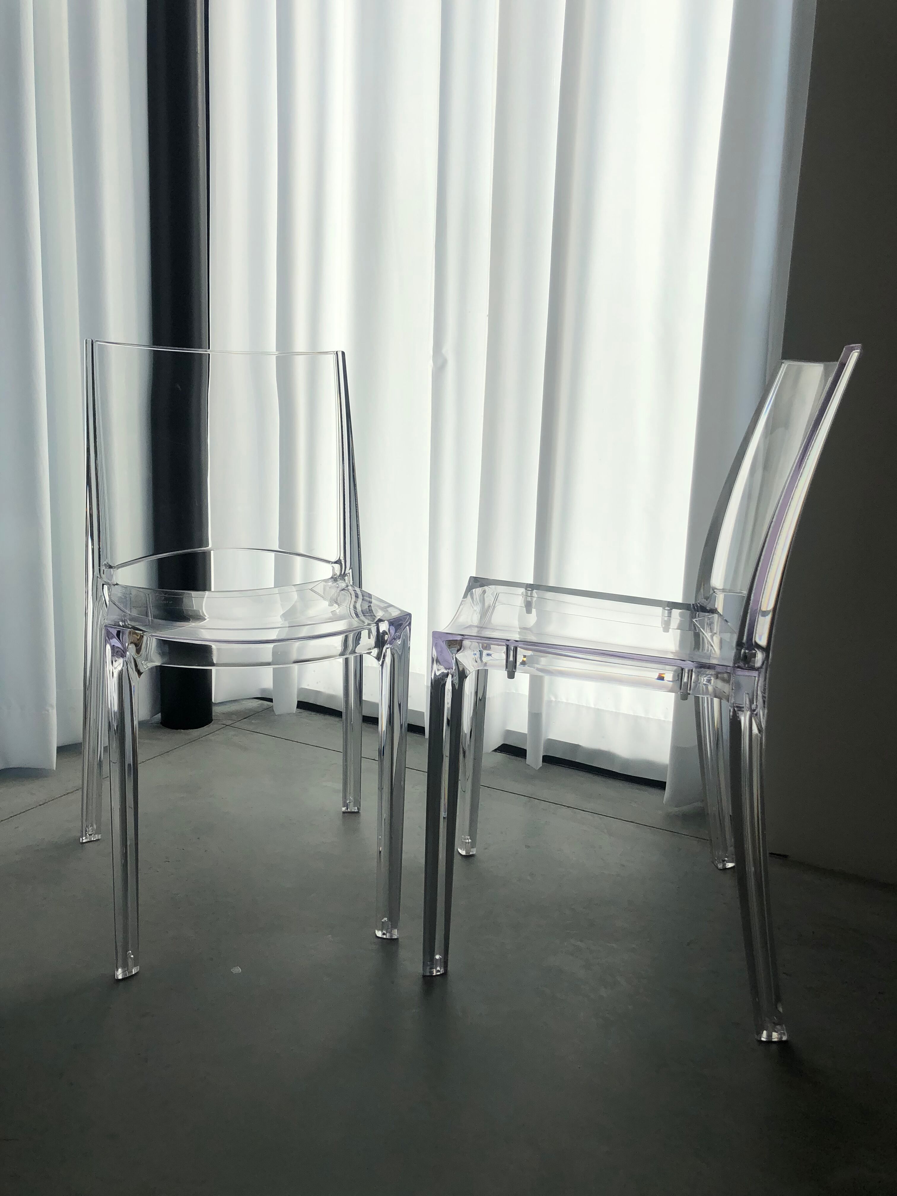 2 transparent chairs design 'Side' by Grandsoleil