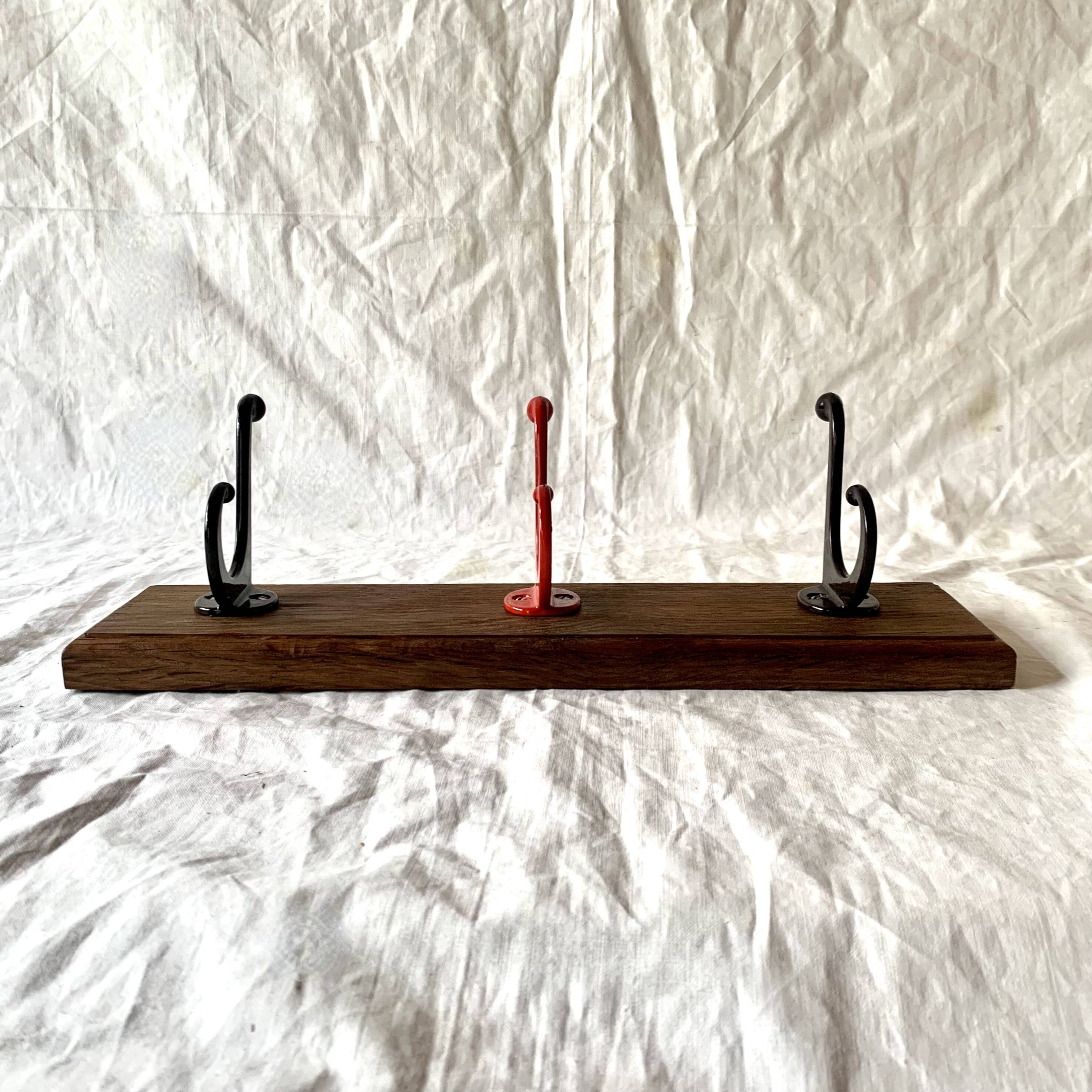Vintage school coat rack in solid wood - 3 coat hooks in lacquered metal
