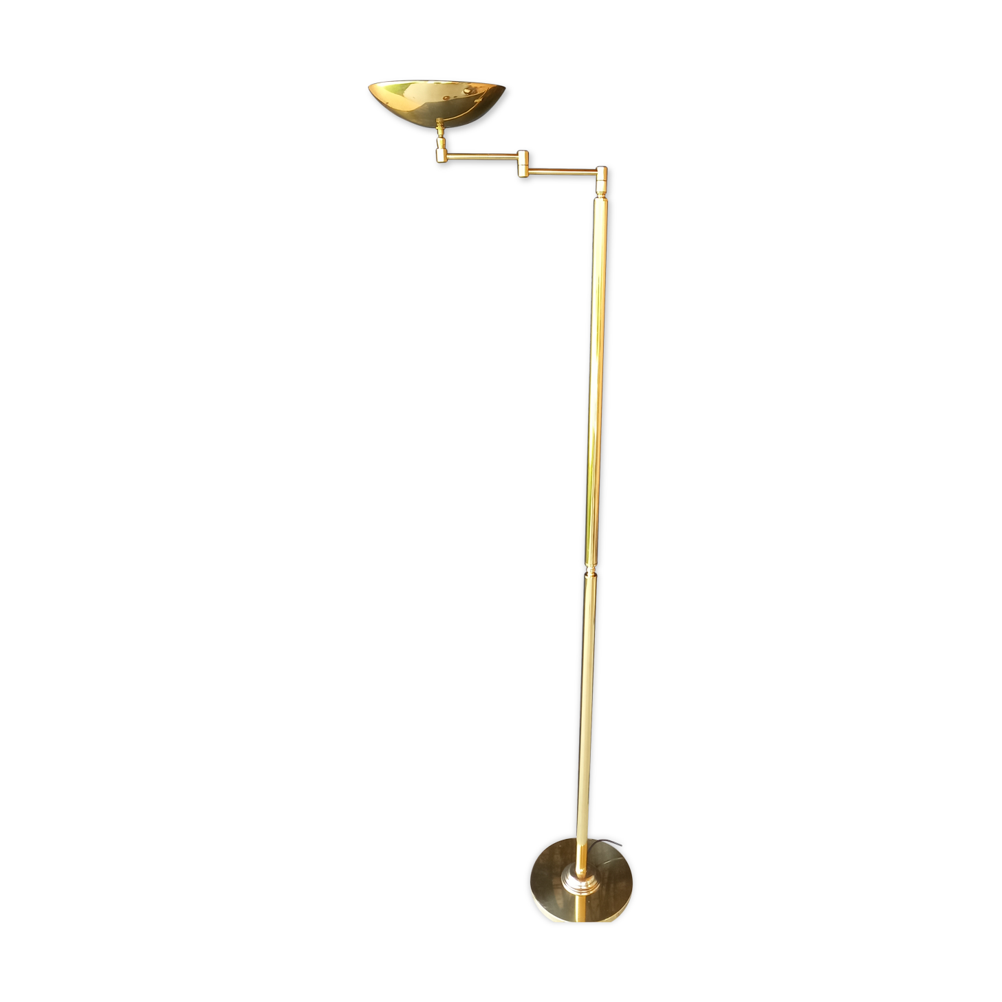 Floor lamp articulated