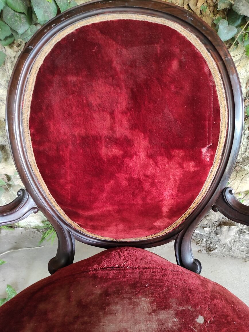 Louis XV armchair in mahogany and red velvet