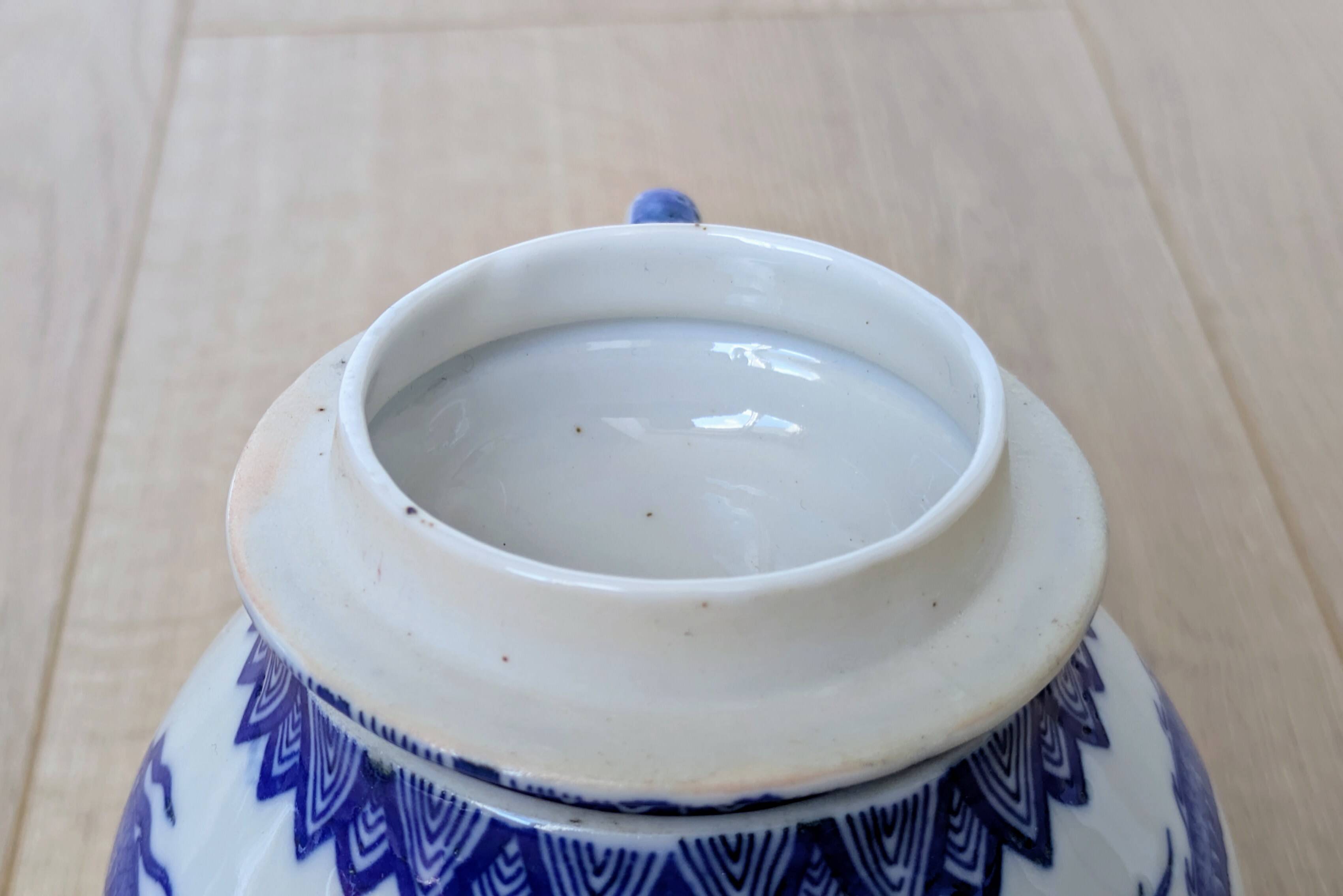 Porcelain sugar bowl with cobalt blue five-clawed dragon decor - Japan