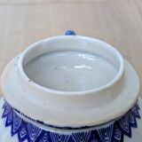 Porcelain sugar bowl with cobalt blue five-clawed dragon decor - Japan