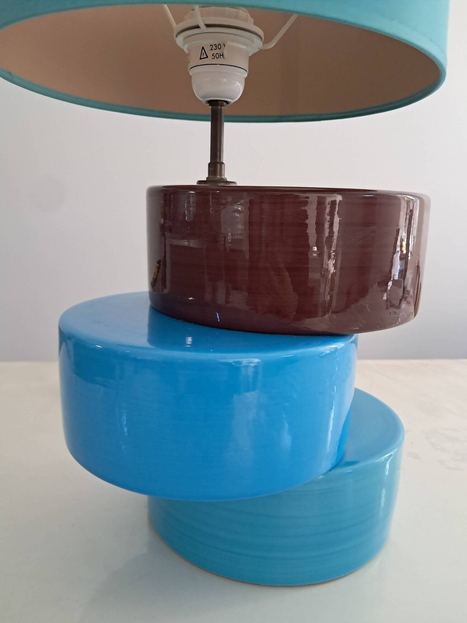 Kotska table lamp with 3 levels.