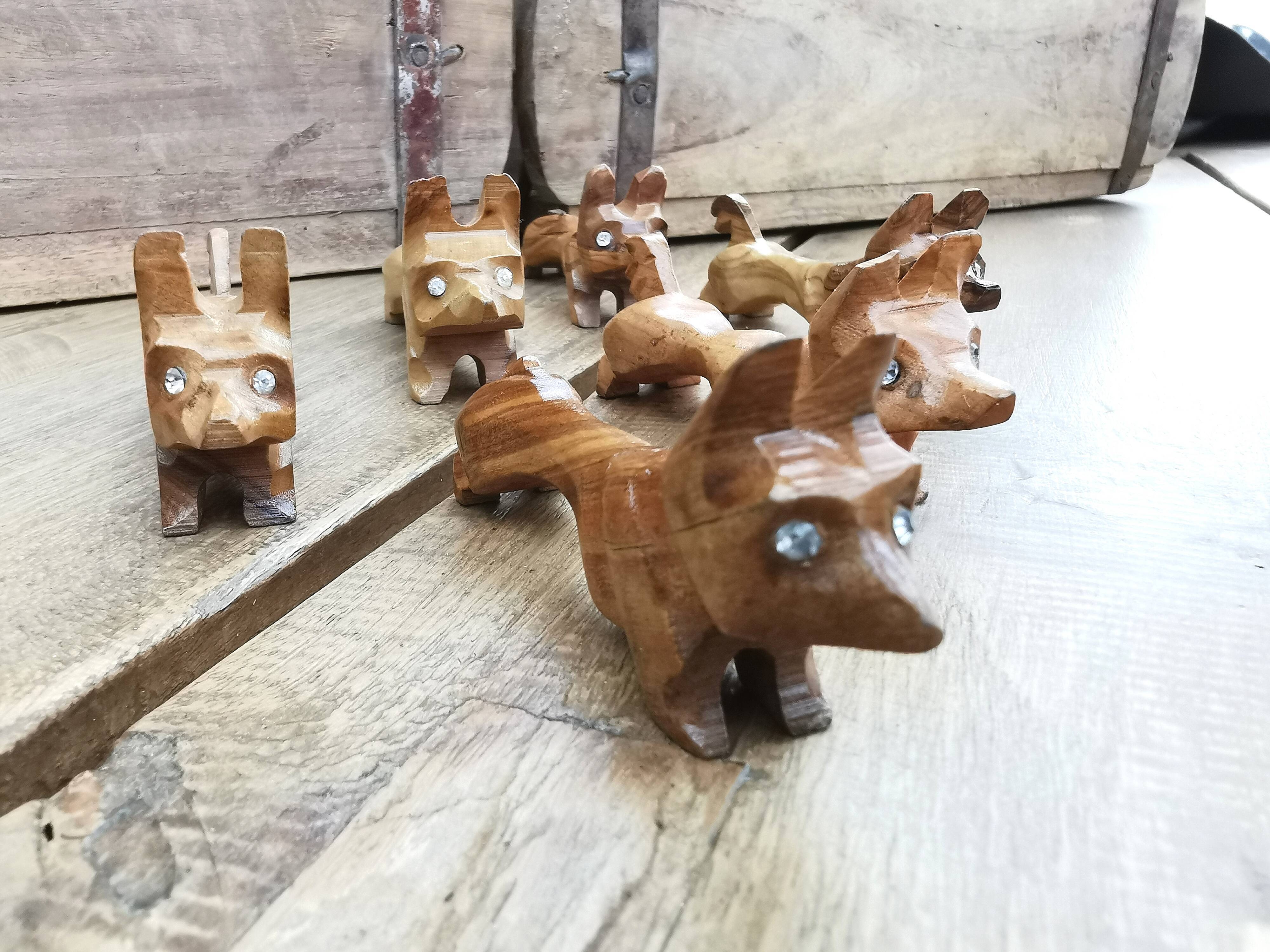 Set de 6 porte couteaux chien en bois