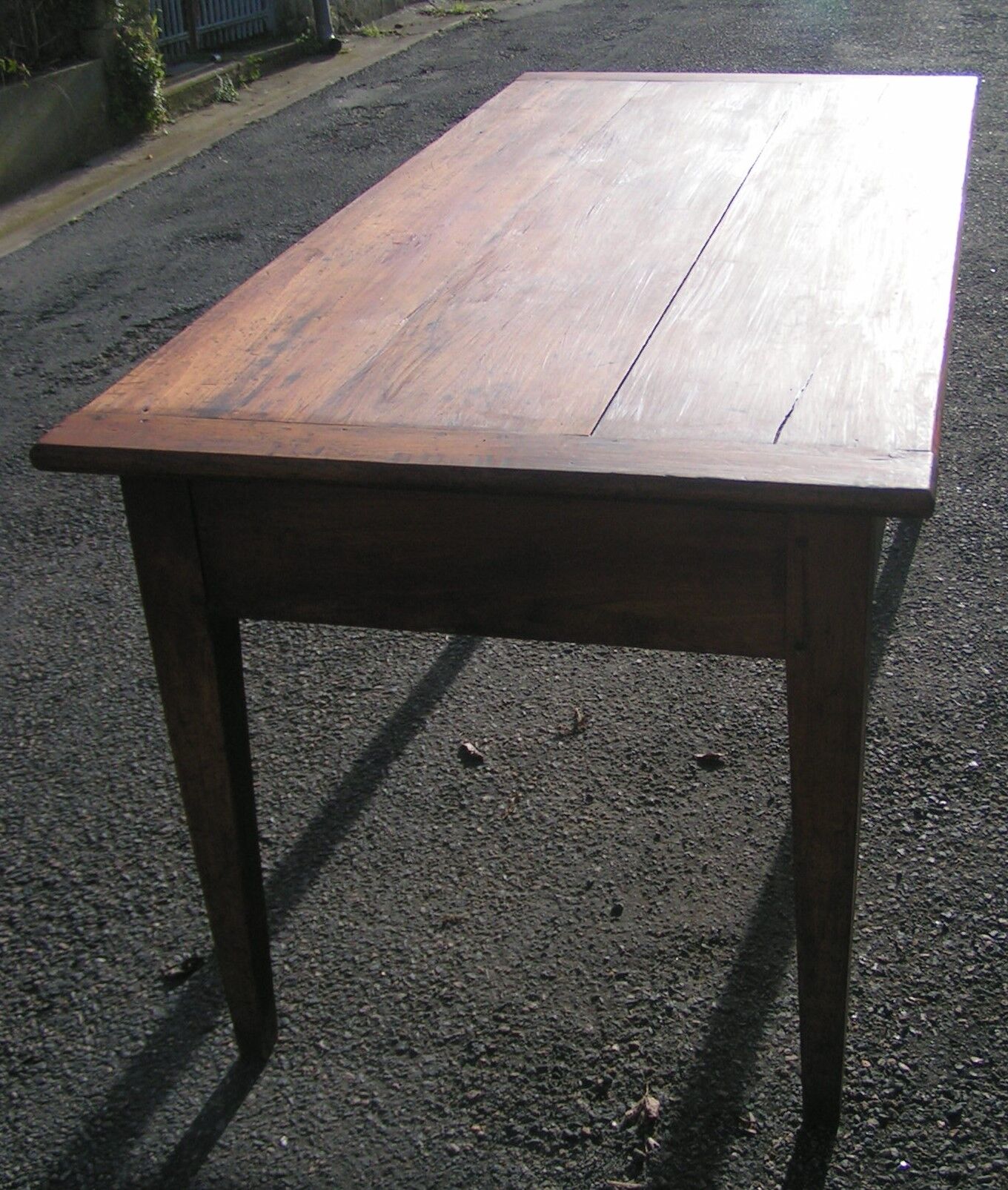 Farm table