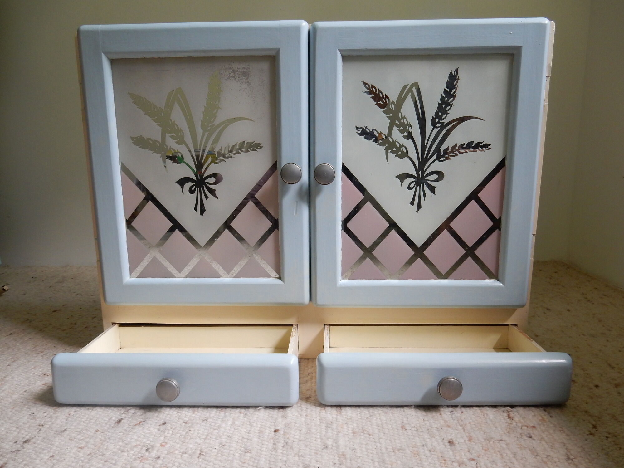 Double-door glass-door medicine cabinet art deco style