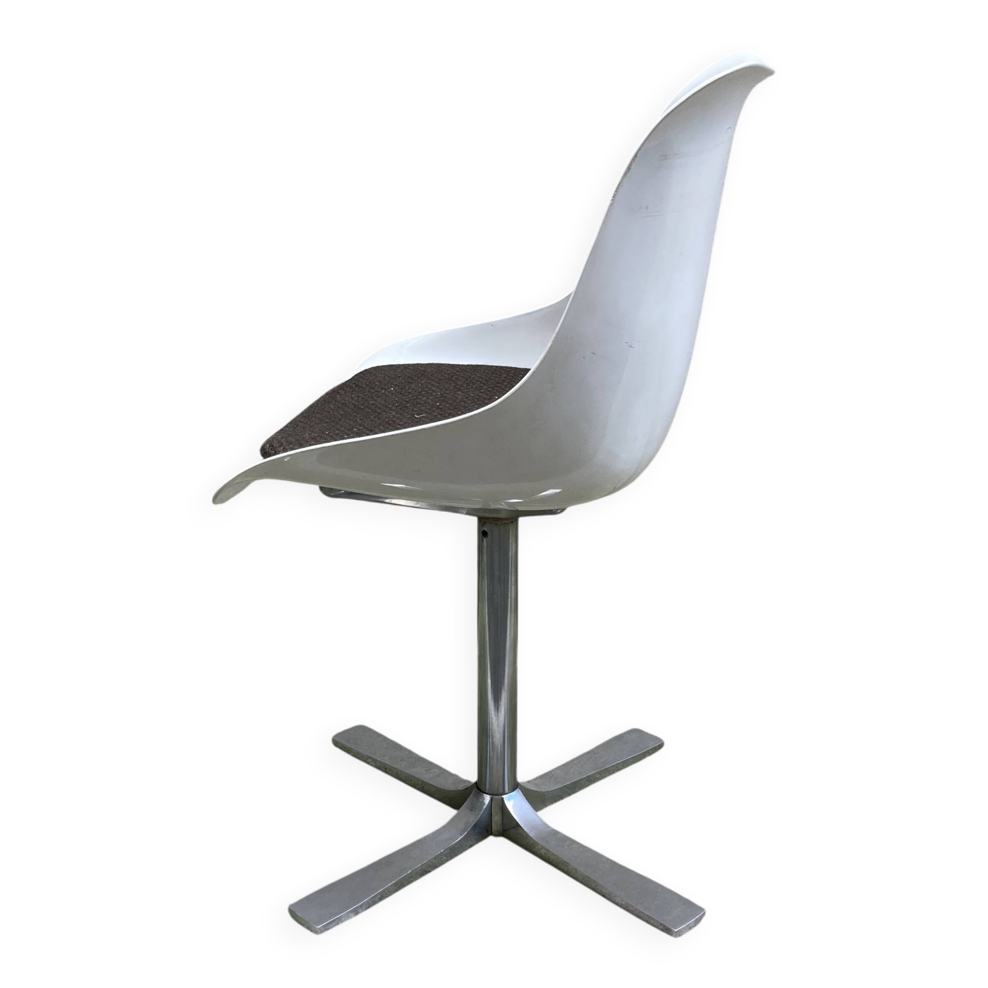 Roche Bobois tulip chair in moulded plastic with a chrome star base.