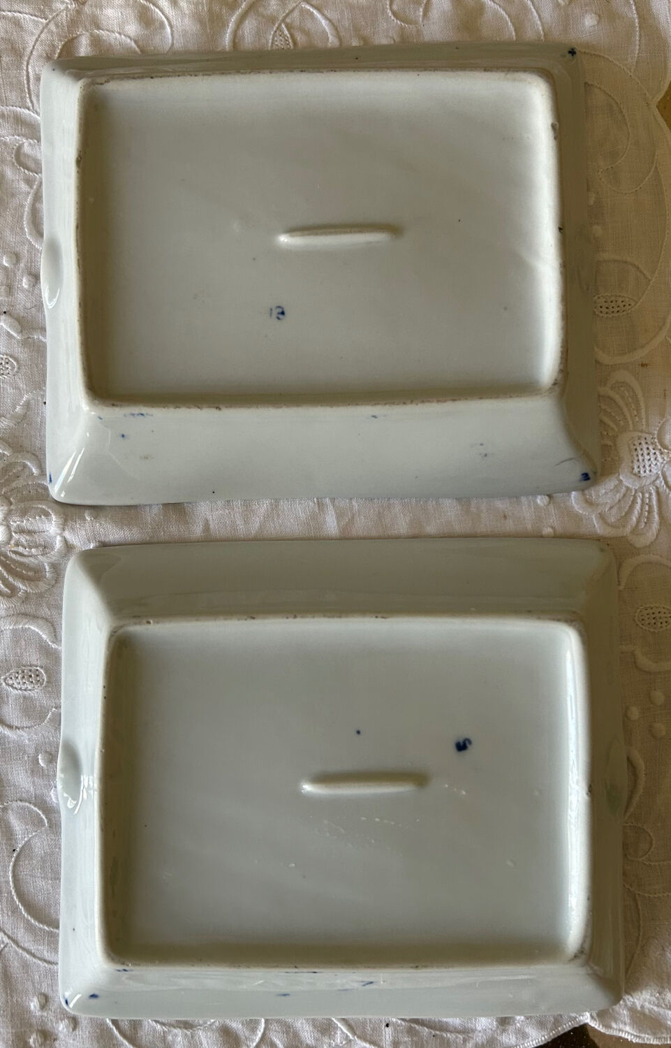 2 Meissen style onion ashtrays