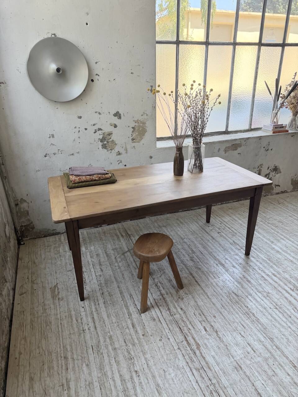 Table de ferme noyer pieds fuseaux 1950