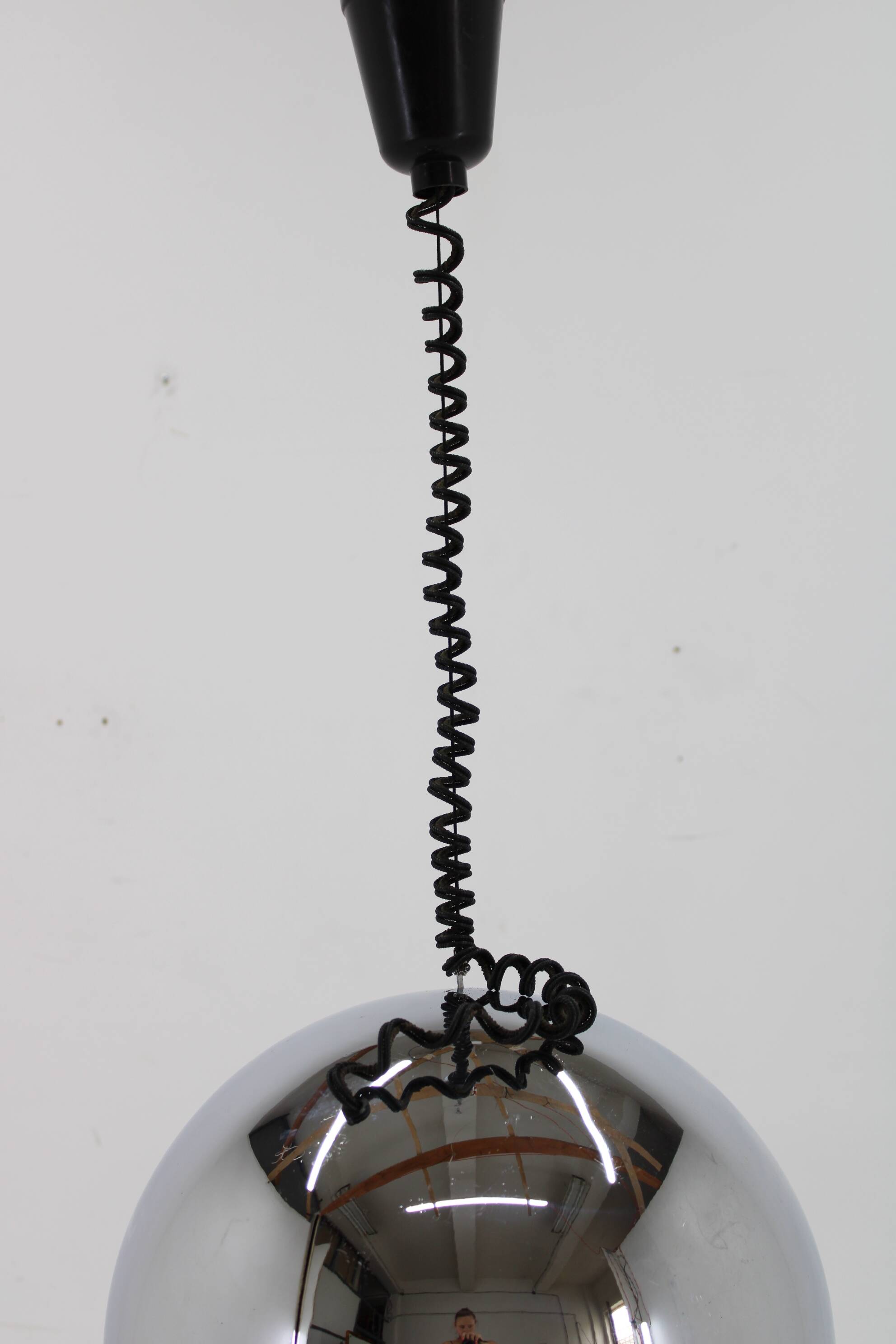 1970s Rare Italian Chrome Plated Adjustable Pendant Light