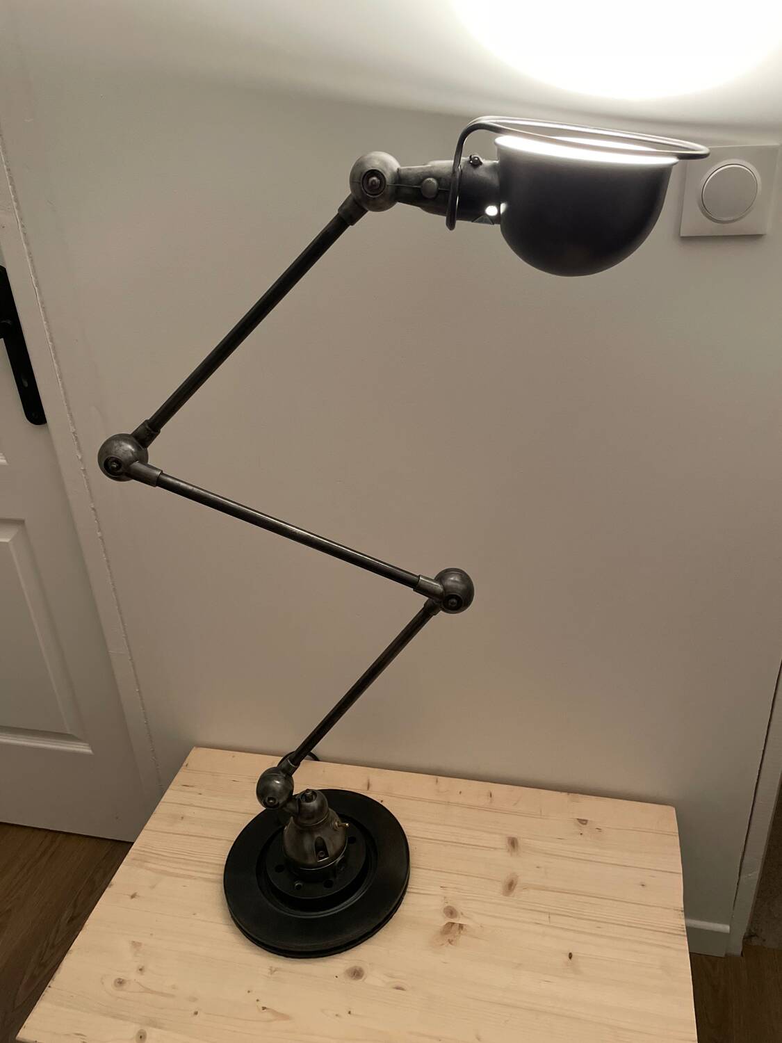 Jielde lamp with graphite patina
