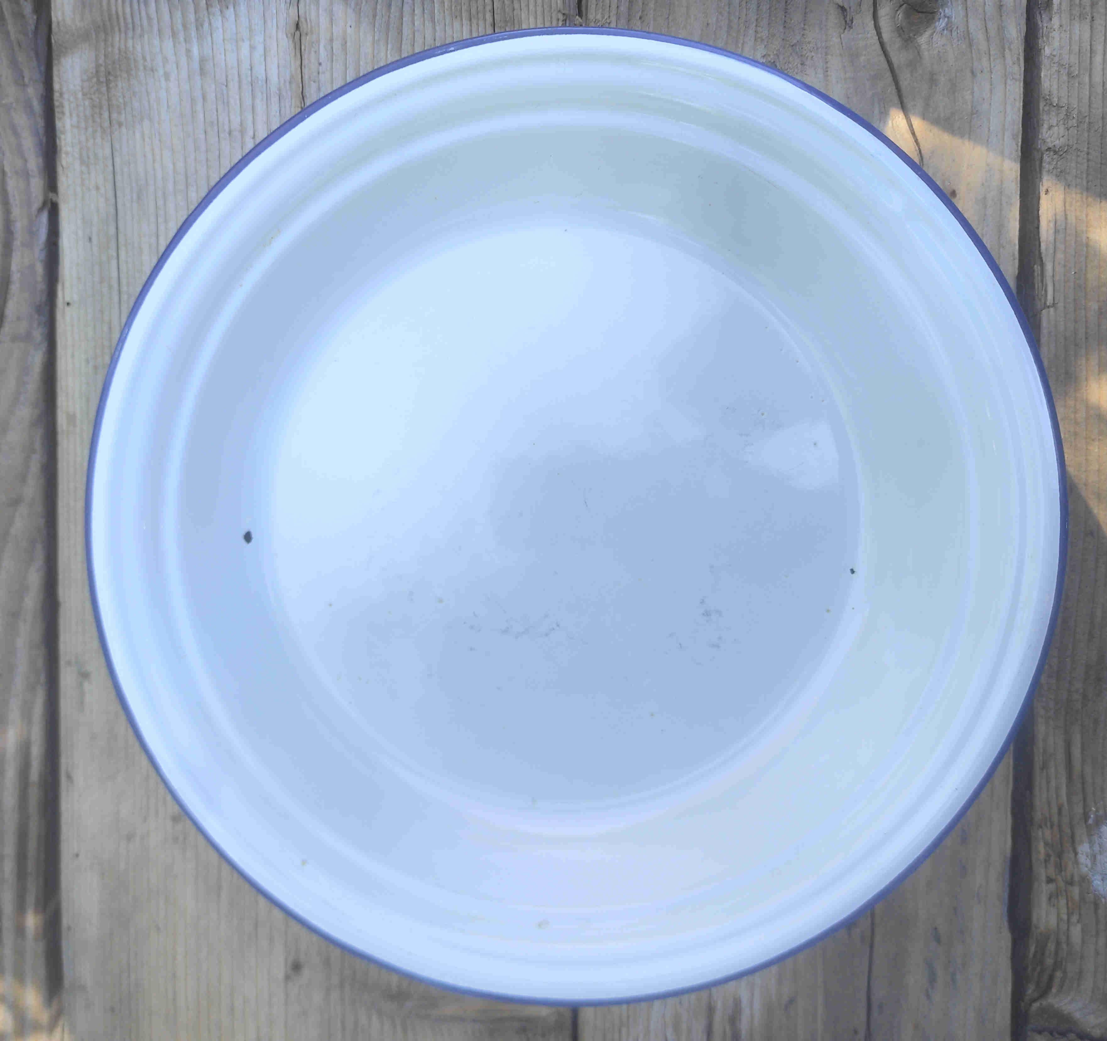 White enamelled sheet metal dish