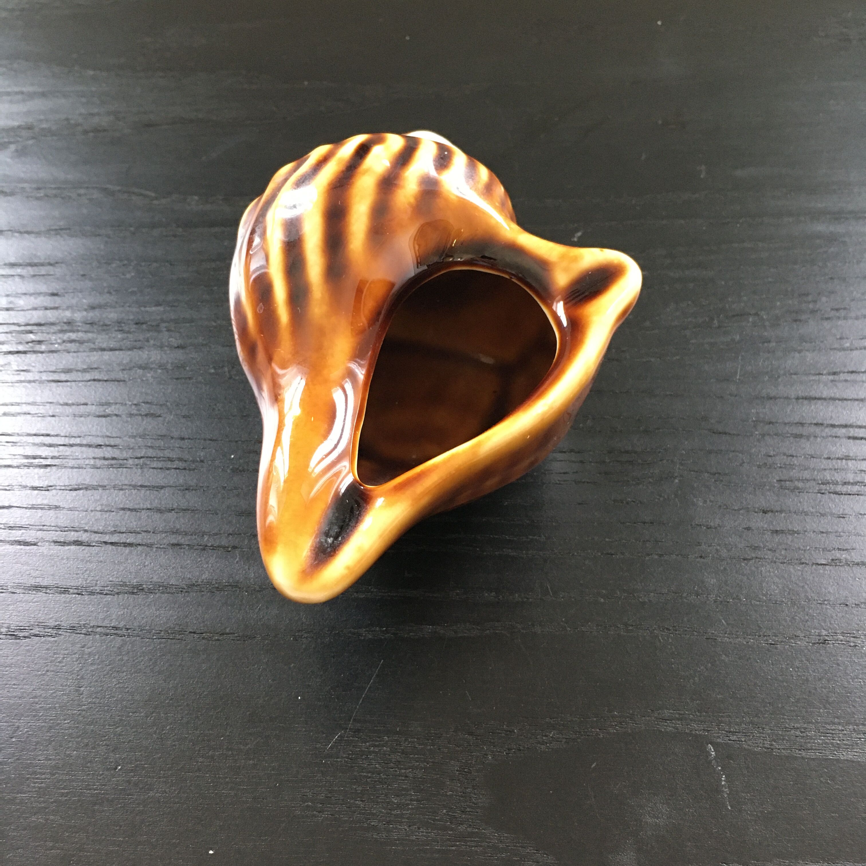 Shell ashtray