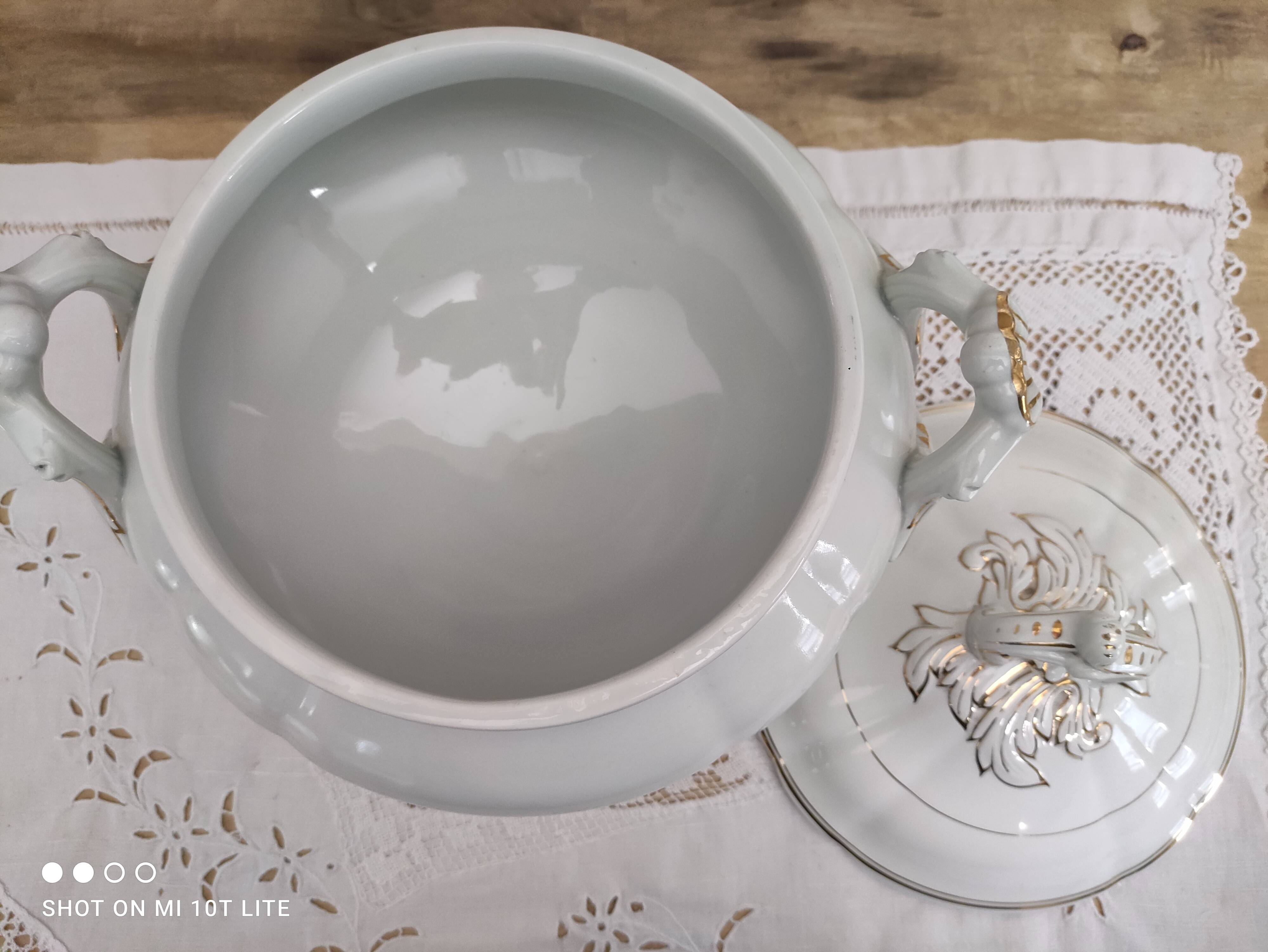 Niederweiler soup bowl in white earthenware bordered gold