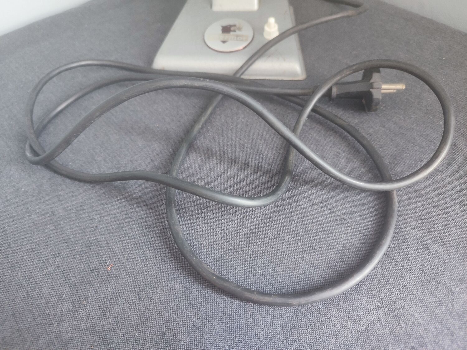 Thermor industrial style table lamp