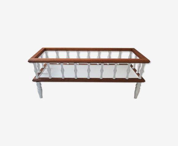 Lit de poupée en bois