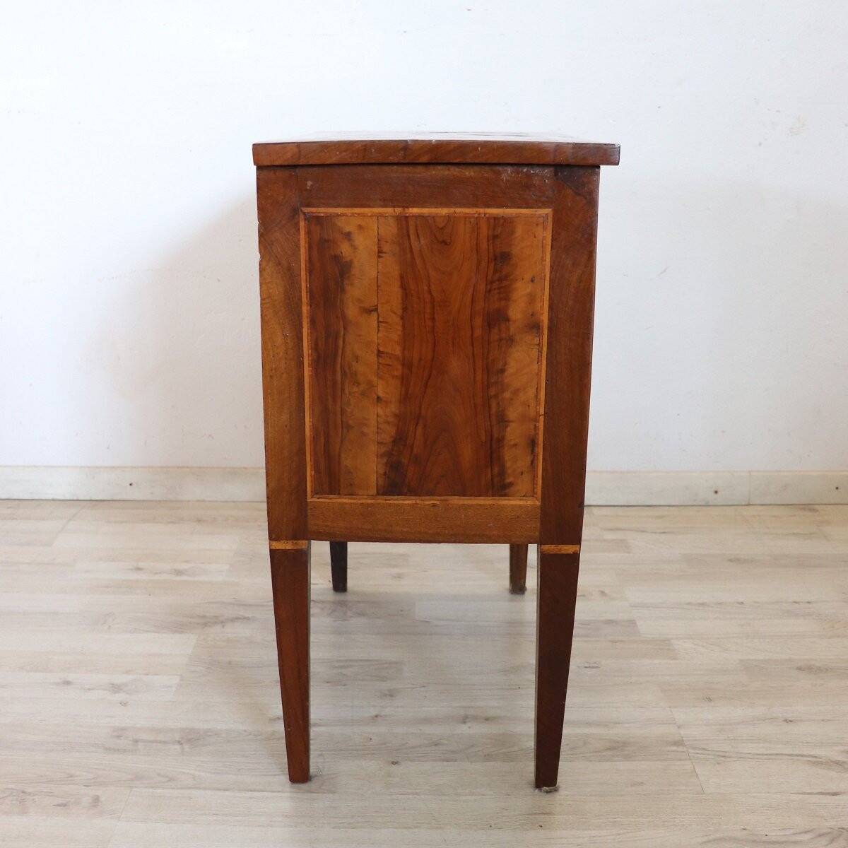 Small Antique Chest Of Drawers In Walnut, Italy 18th Century