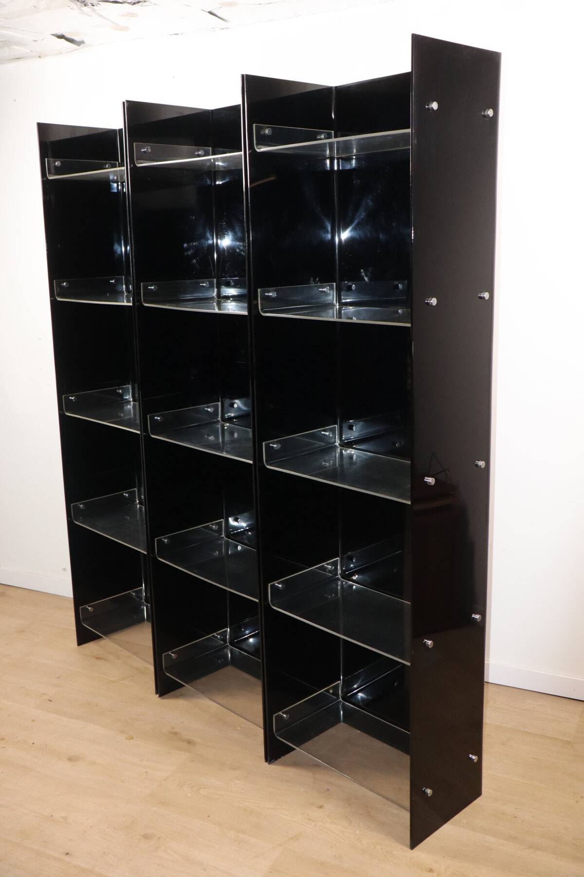 Vintage Space Age bookshelf in black and clear plexiglass – 1970