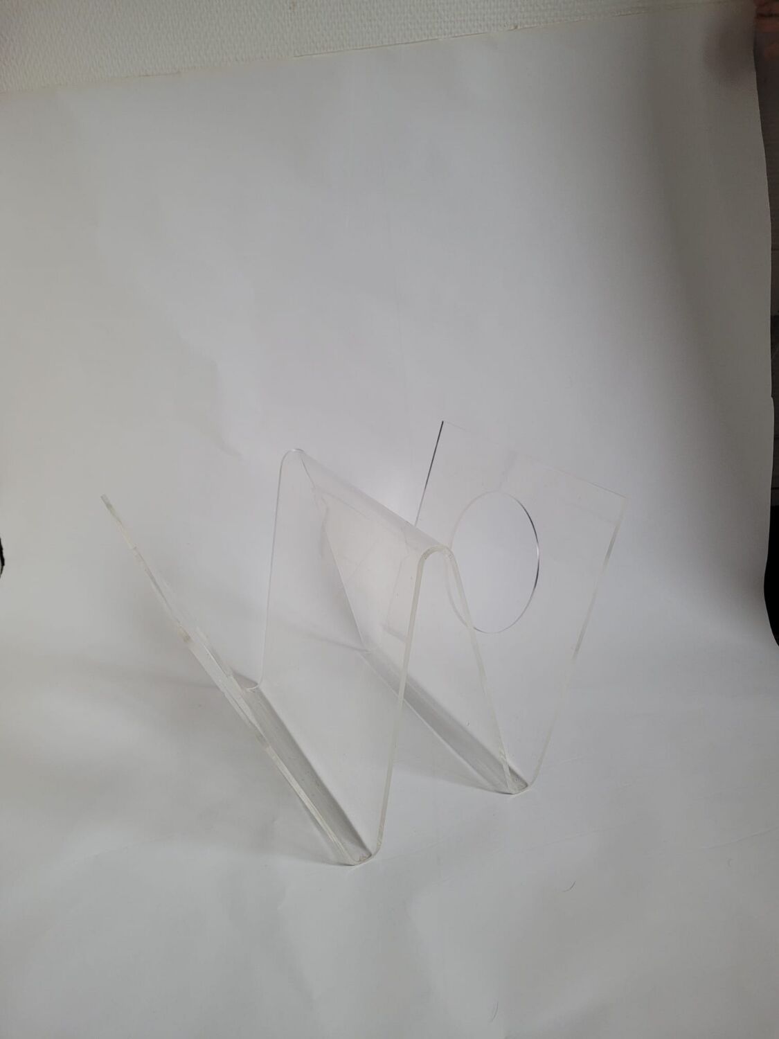 Plexiglas magazine holder